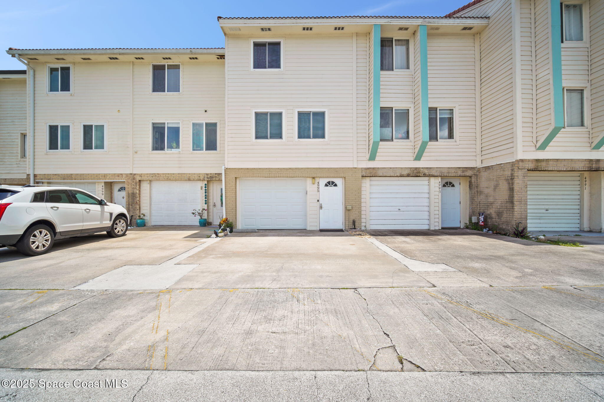 4995 Riveredge Drive