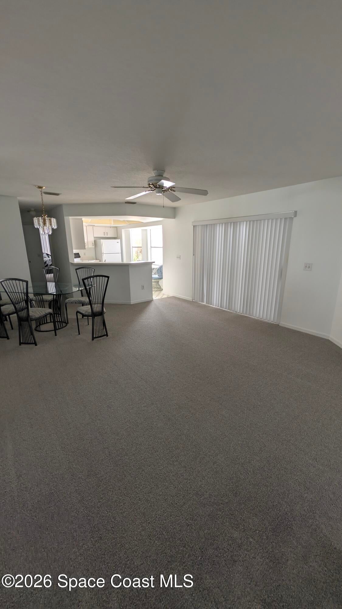 905 Maplewood Court W