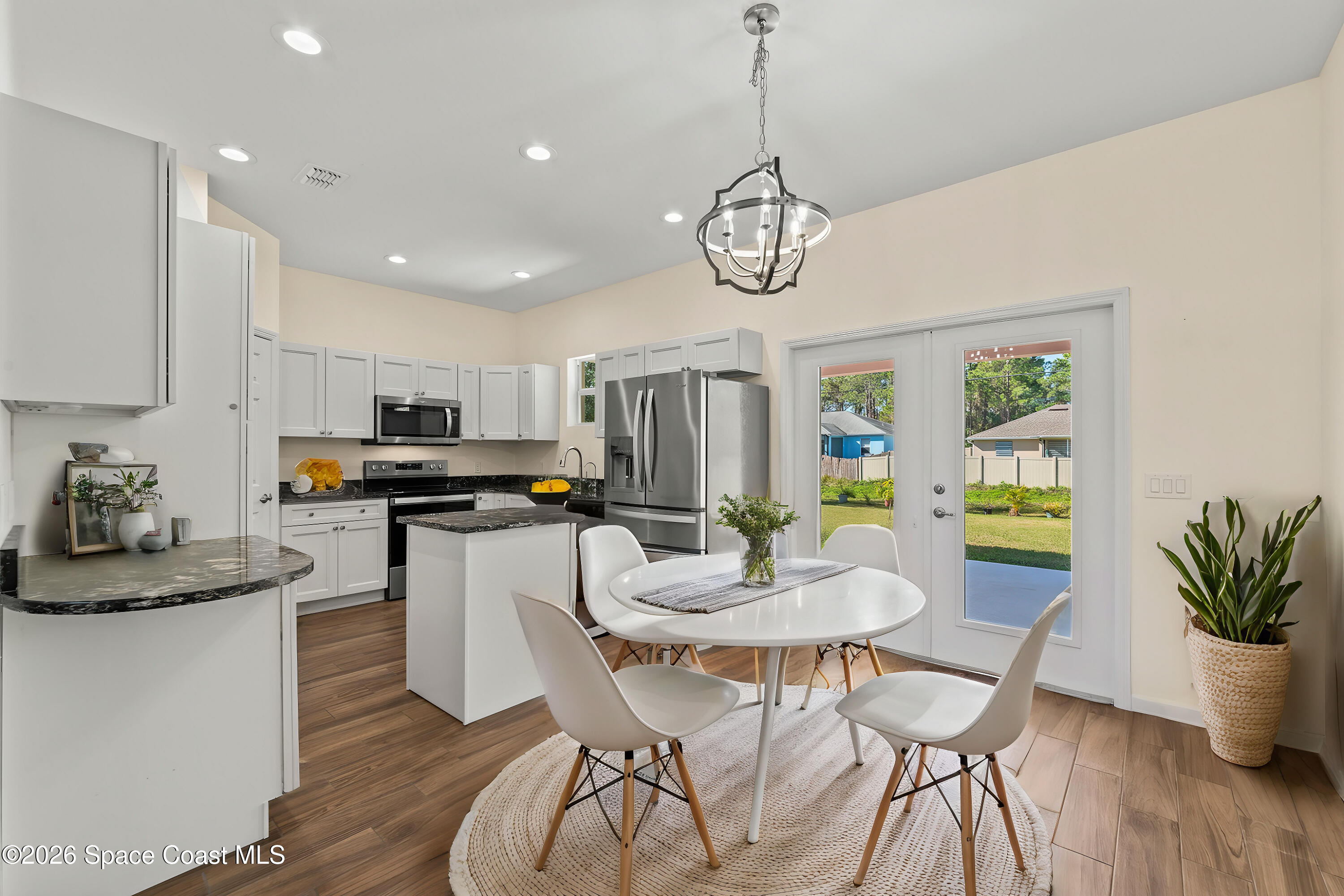 824 Schomer Avenue SW