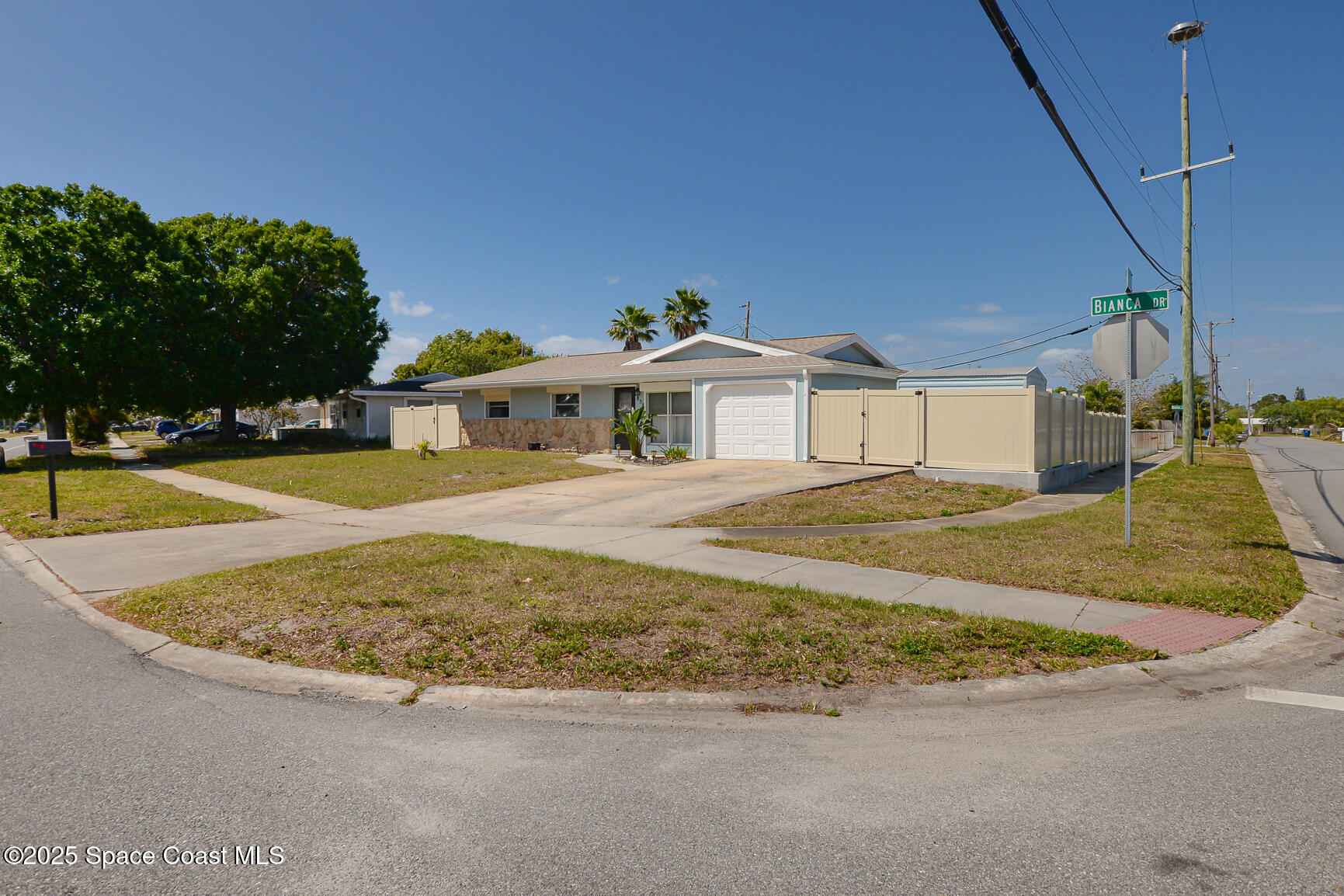 858 Bianca Drive NE