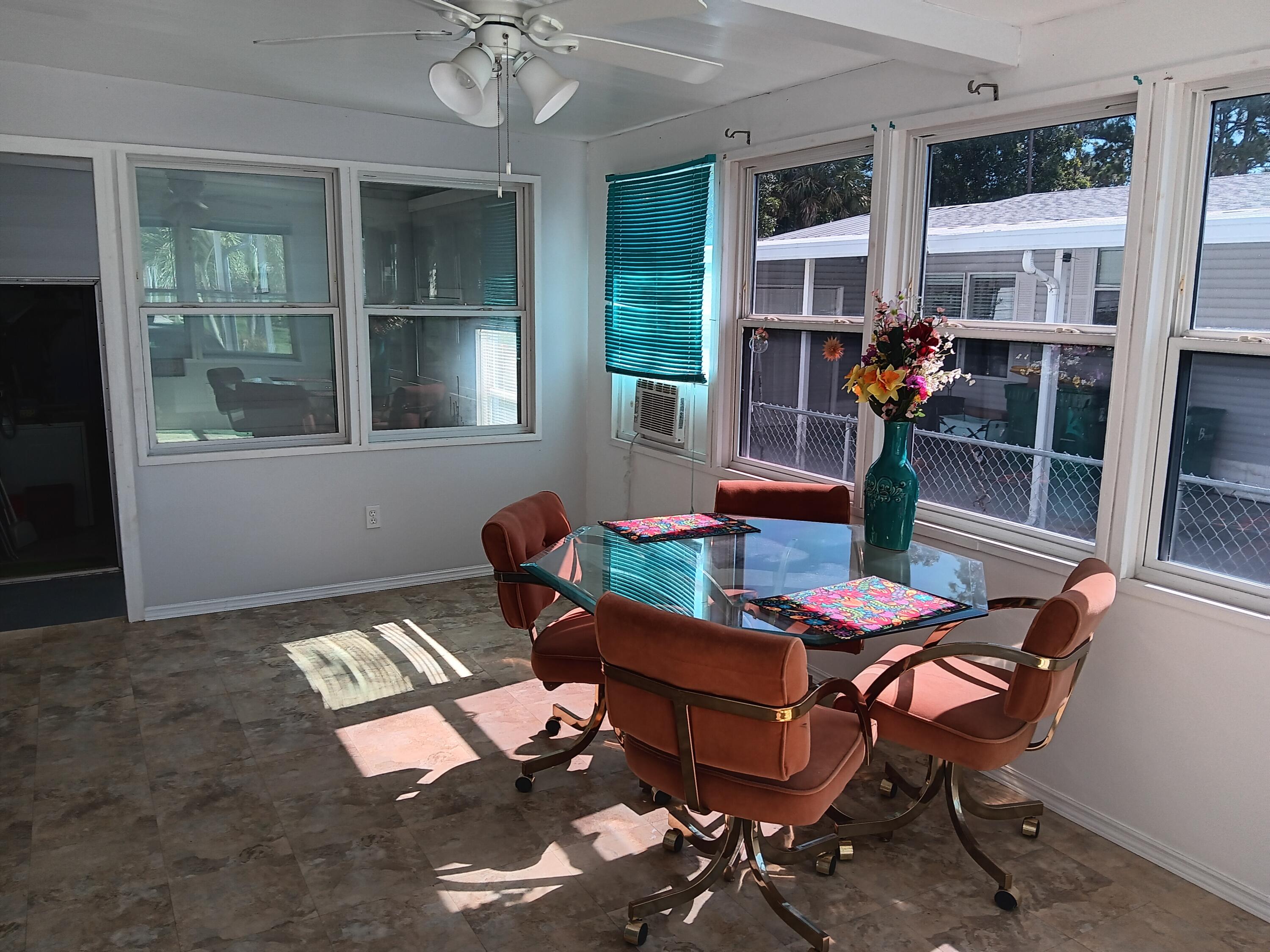 208 Kiwi Drive