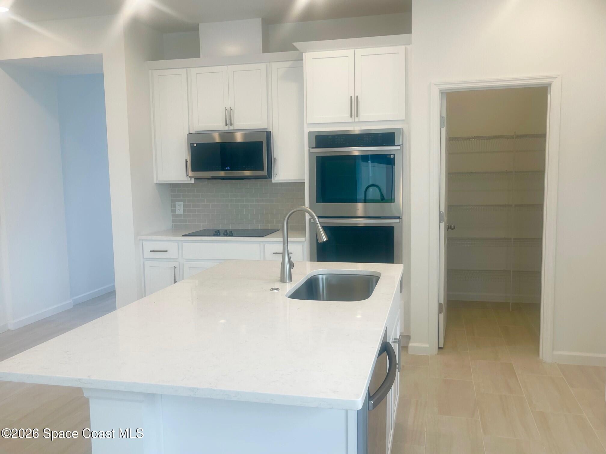 768 Soleway Avenue NW