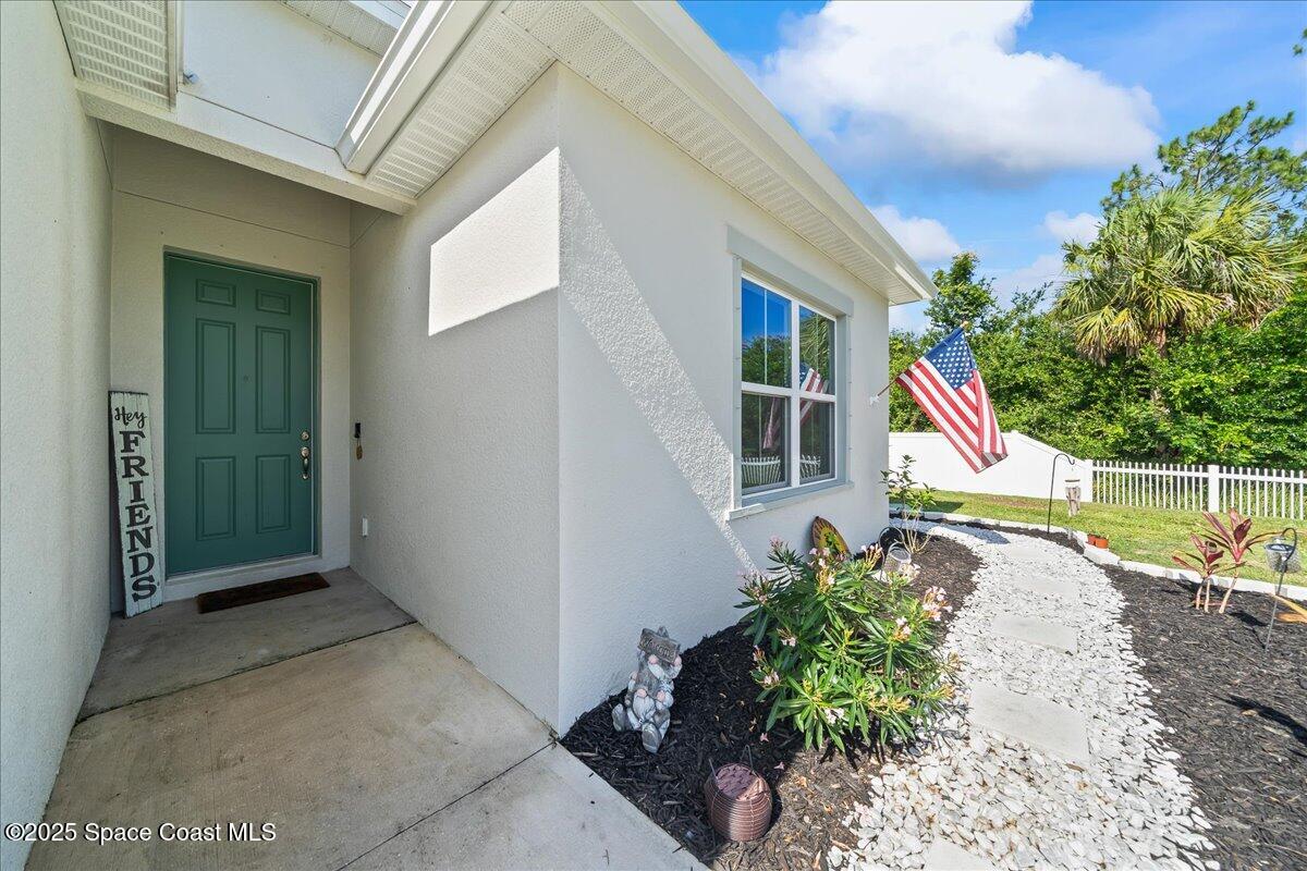 1160 Larkspur Street SE