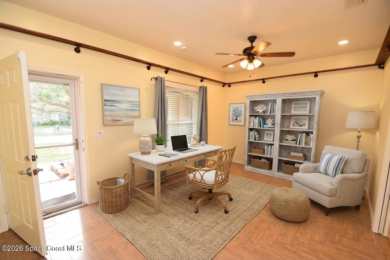 951 Ladona Avenue SE