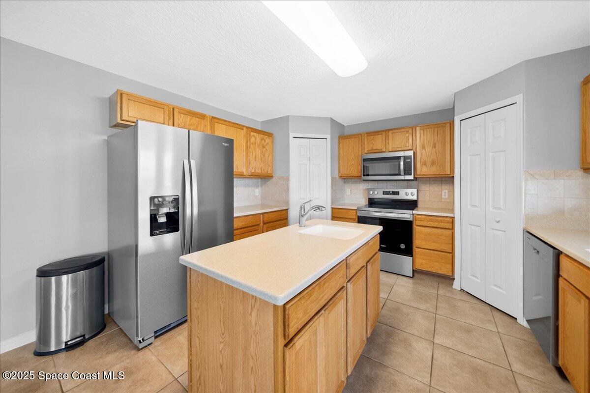 1955 Snapdragon Drive NW