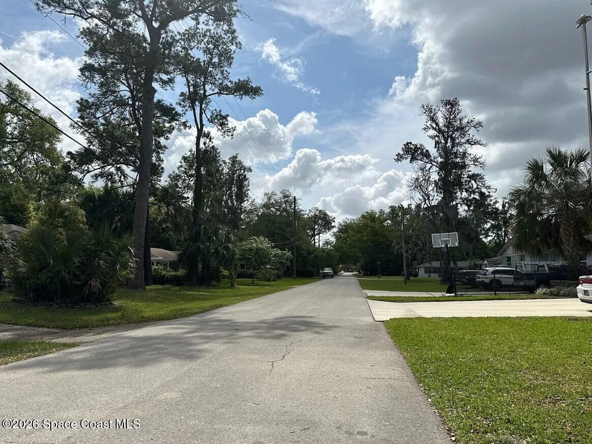 1353 Live Oak Lane