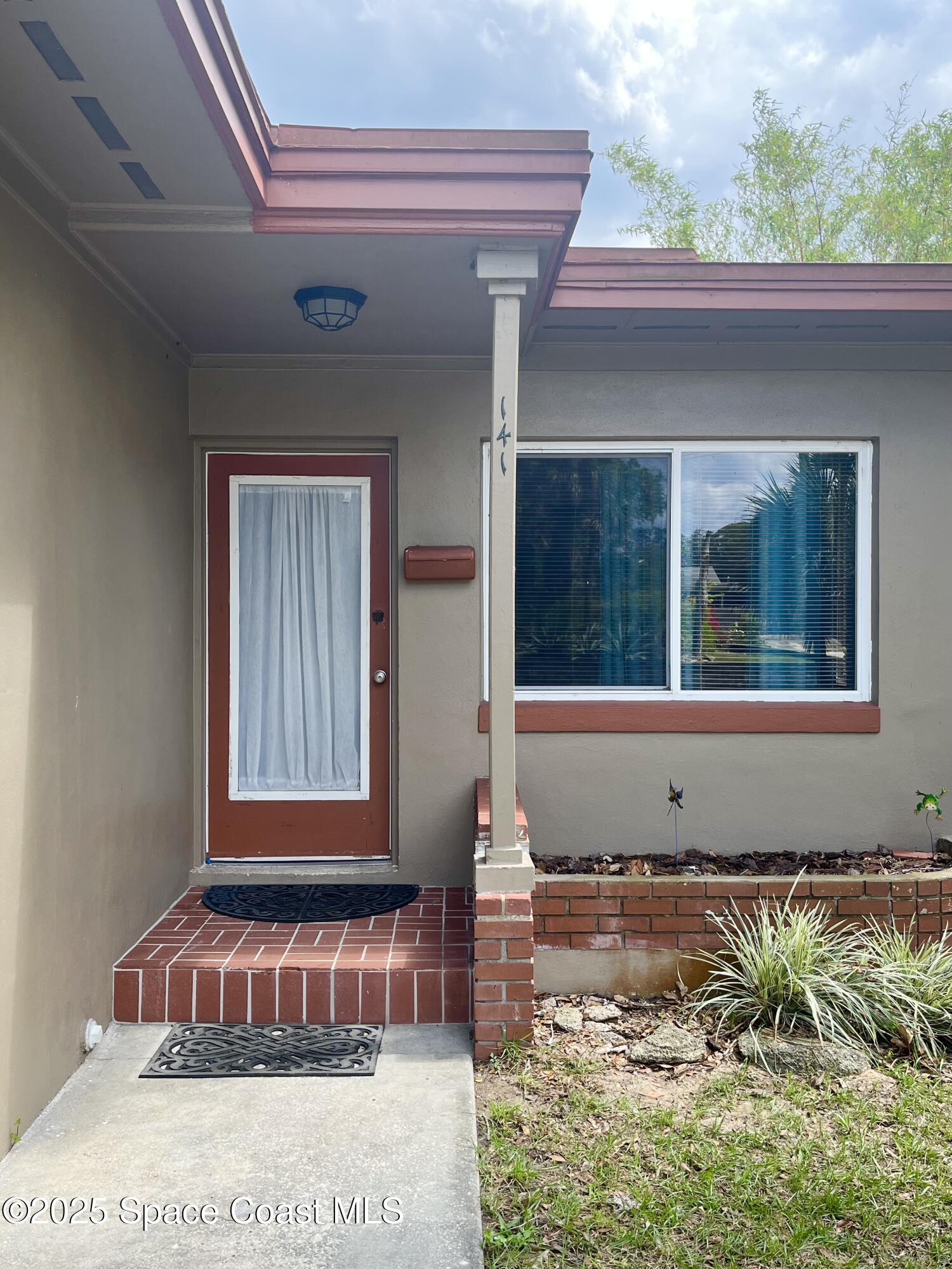 141 Valencia Road