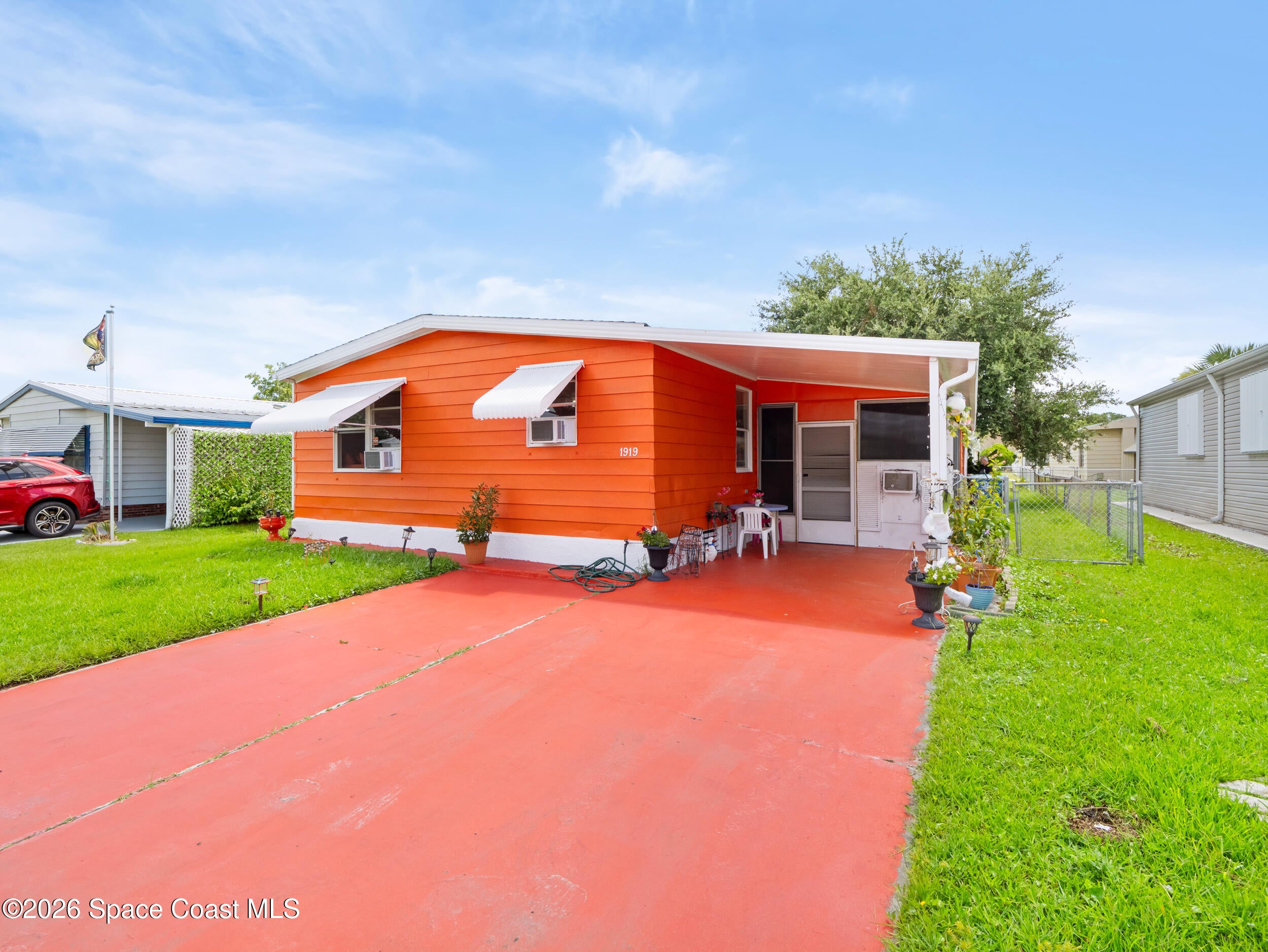 1919 Live Oak Street NE