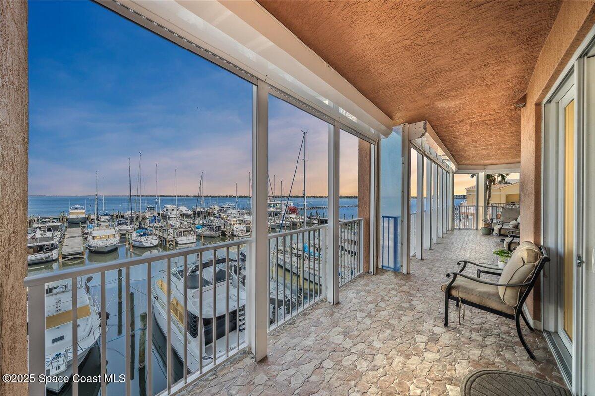 93 Delannoy Avenue 305