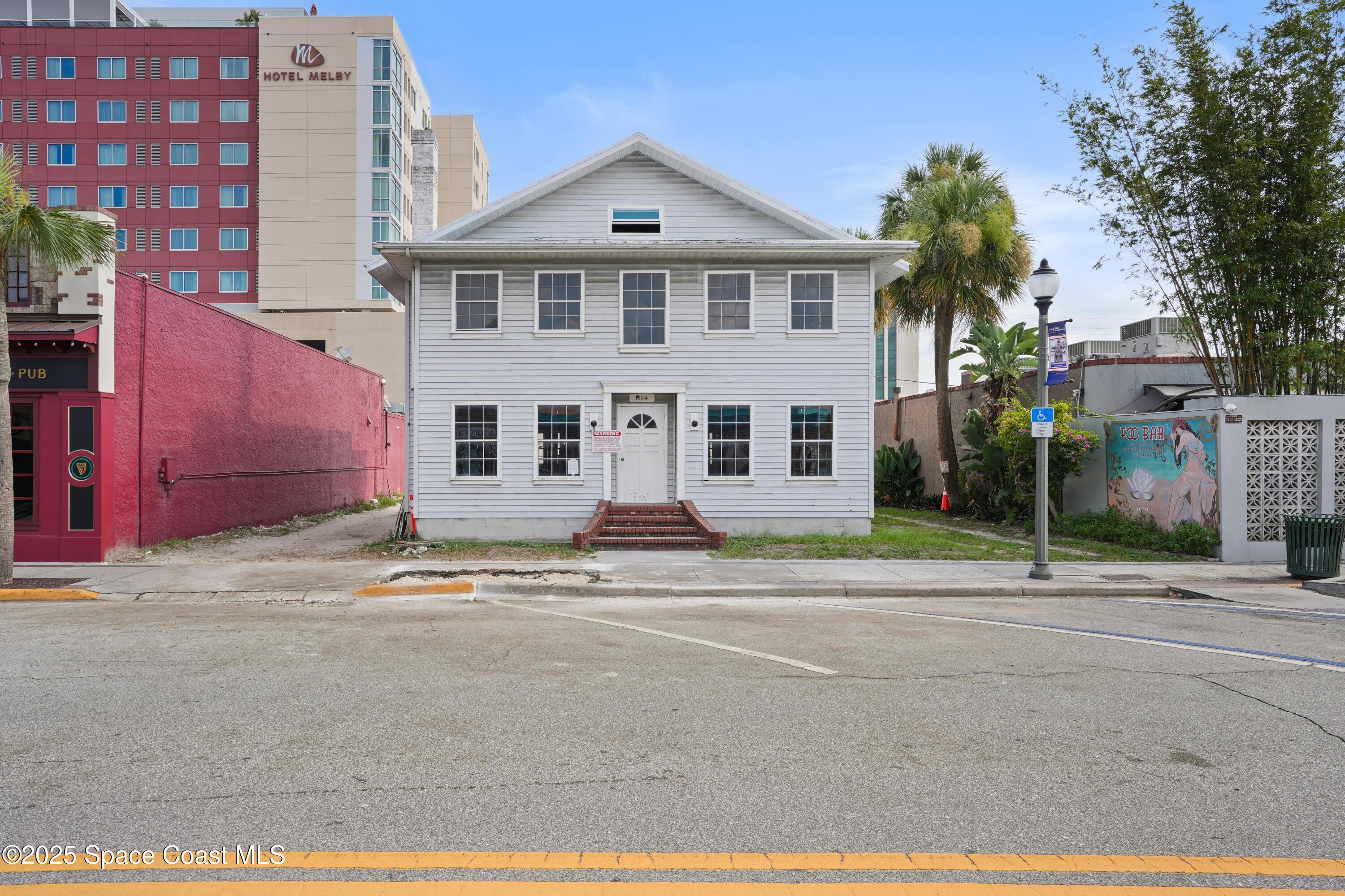 814 E New Haven Avenue