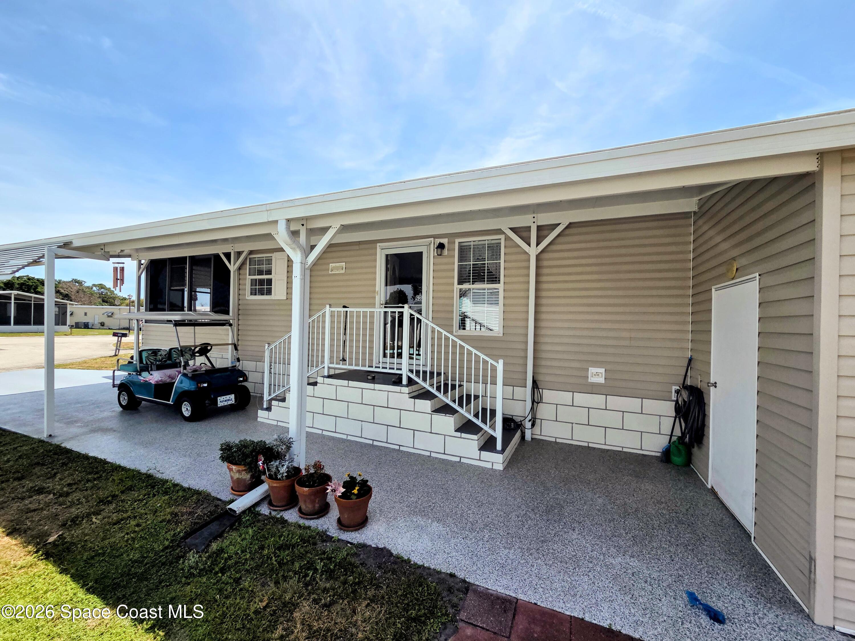 118 Holiday Park Boulevard NE