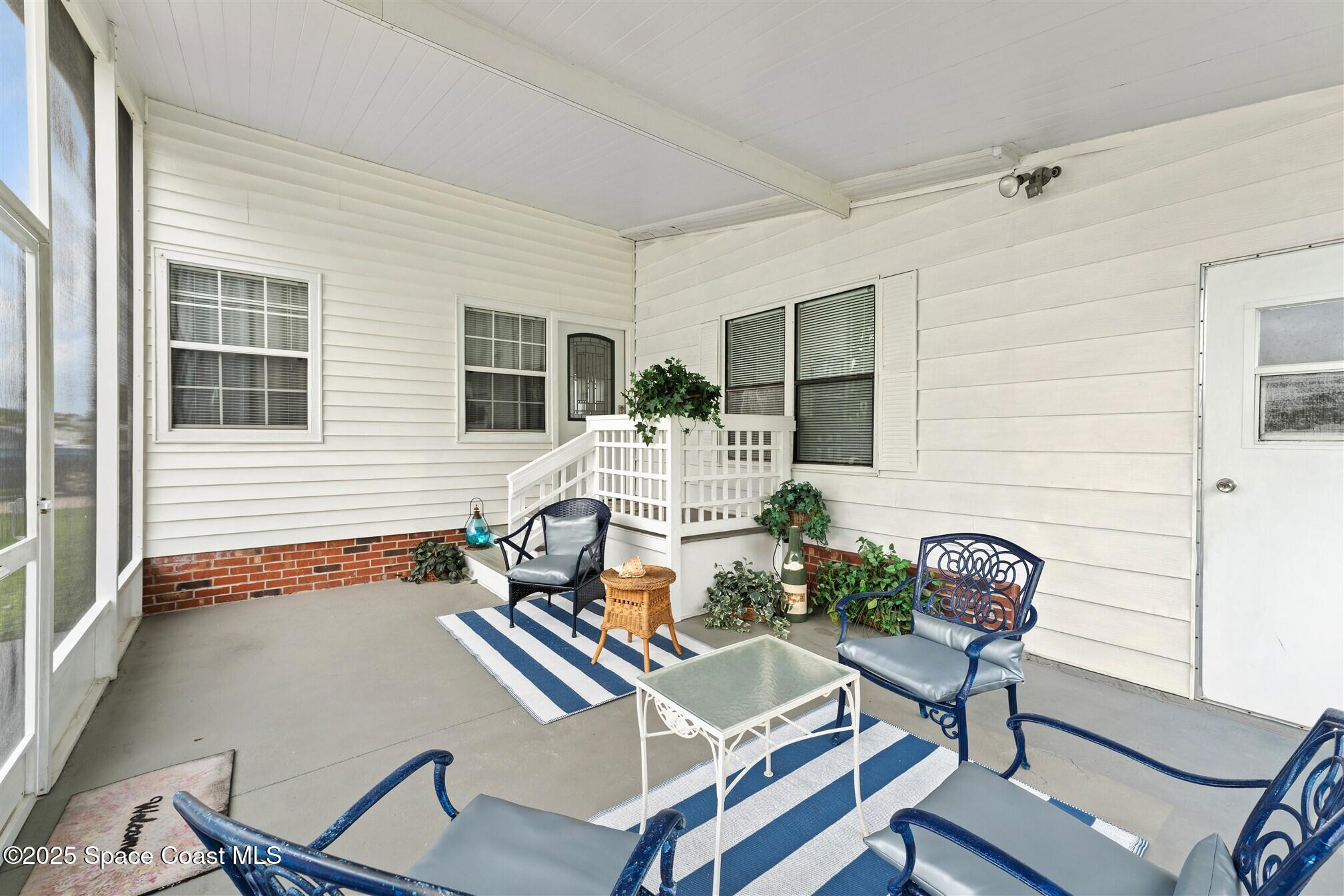 2399 Coconut Palm Drive NE