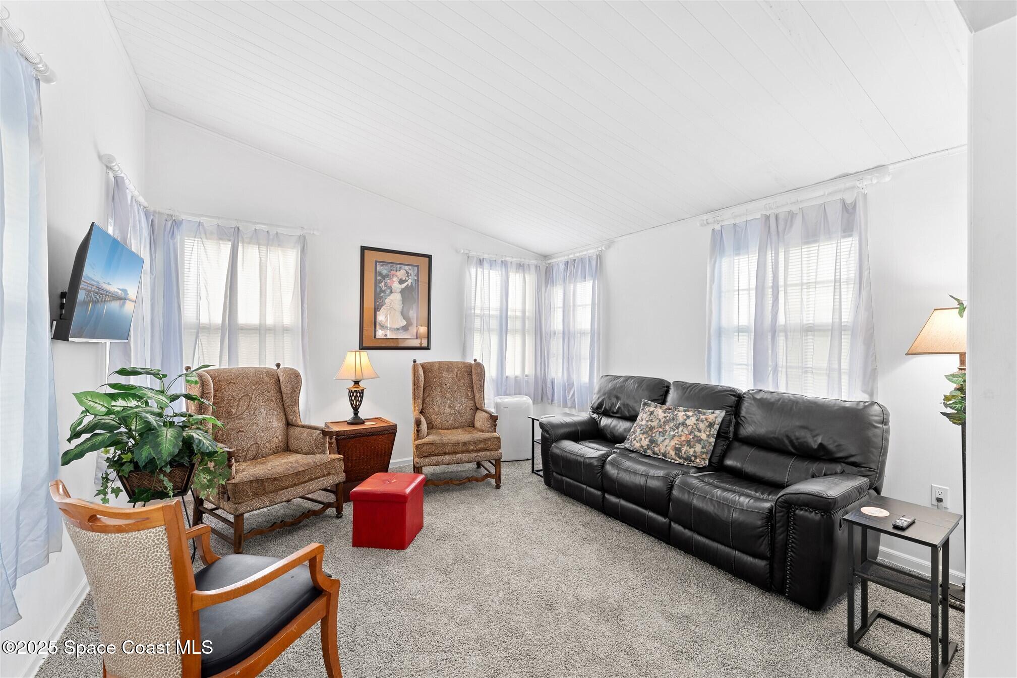 2399 Coconut Palm Drive NE