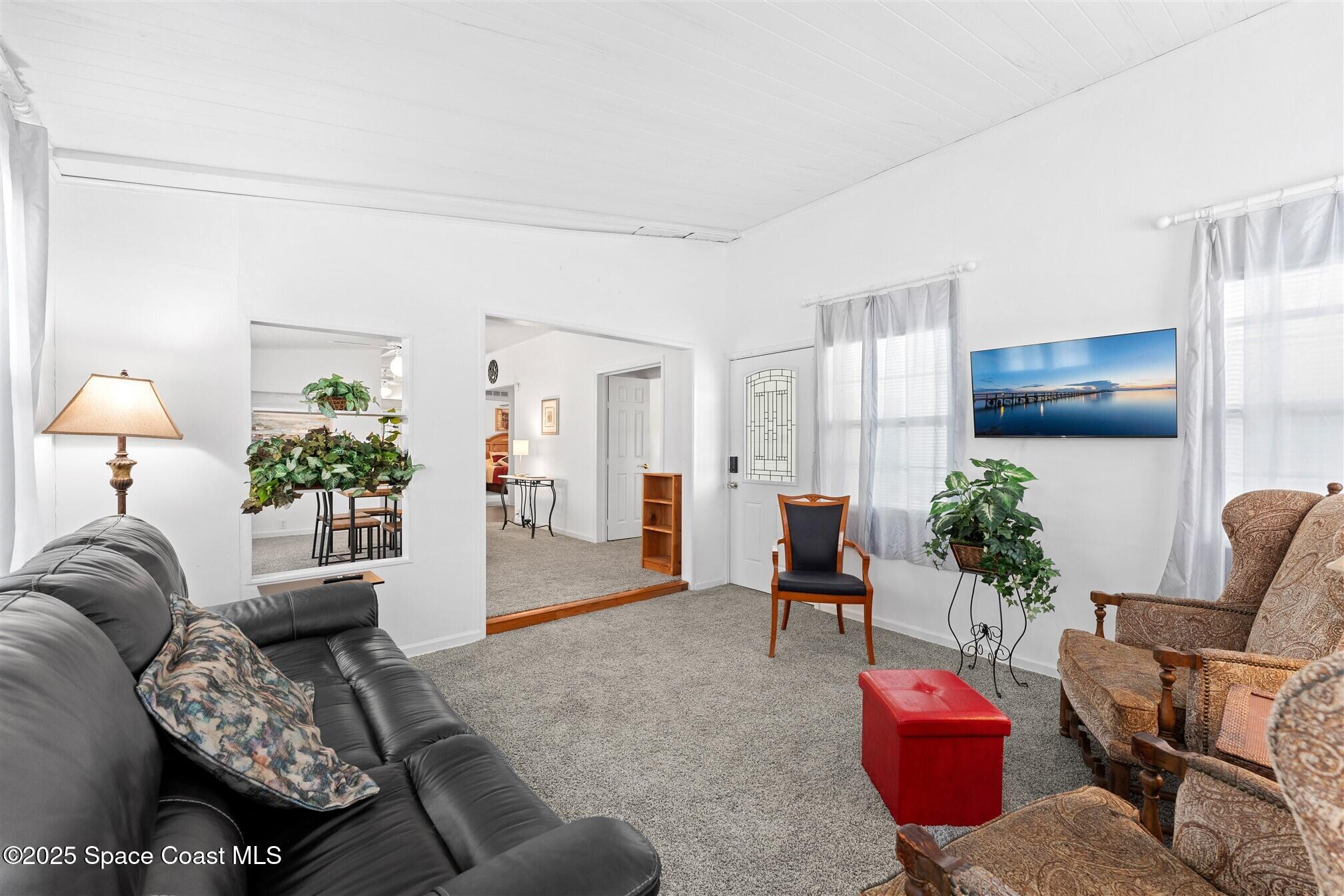 2399 Coconut Palm Drive NE