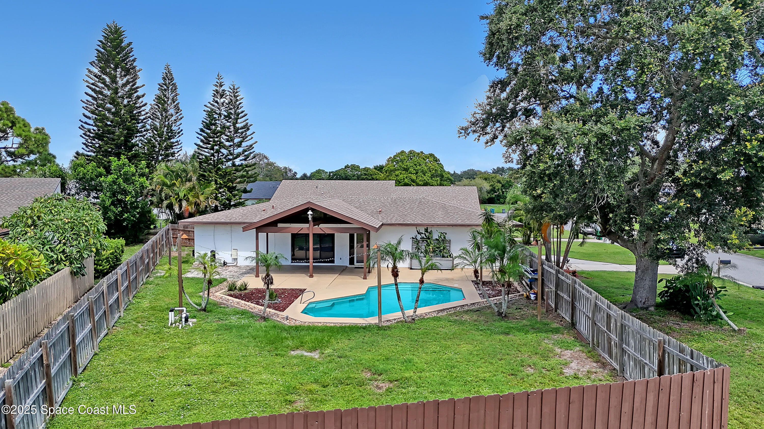 210 Applewood Circle
