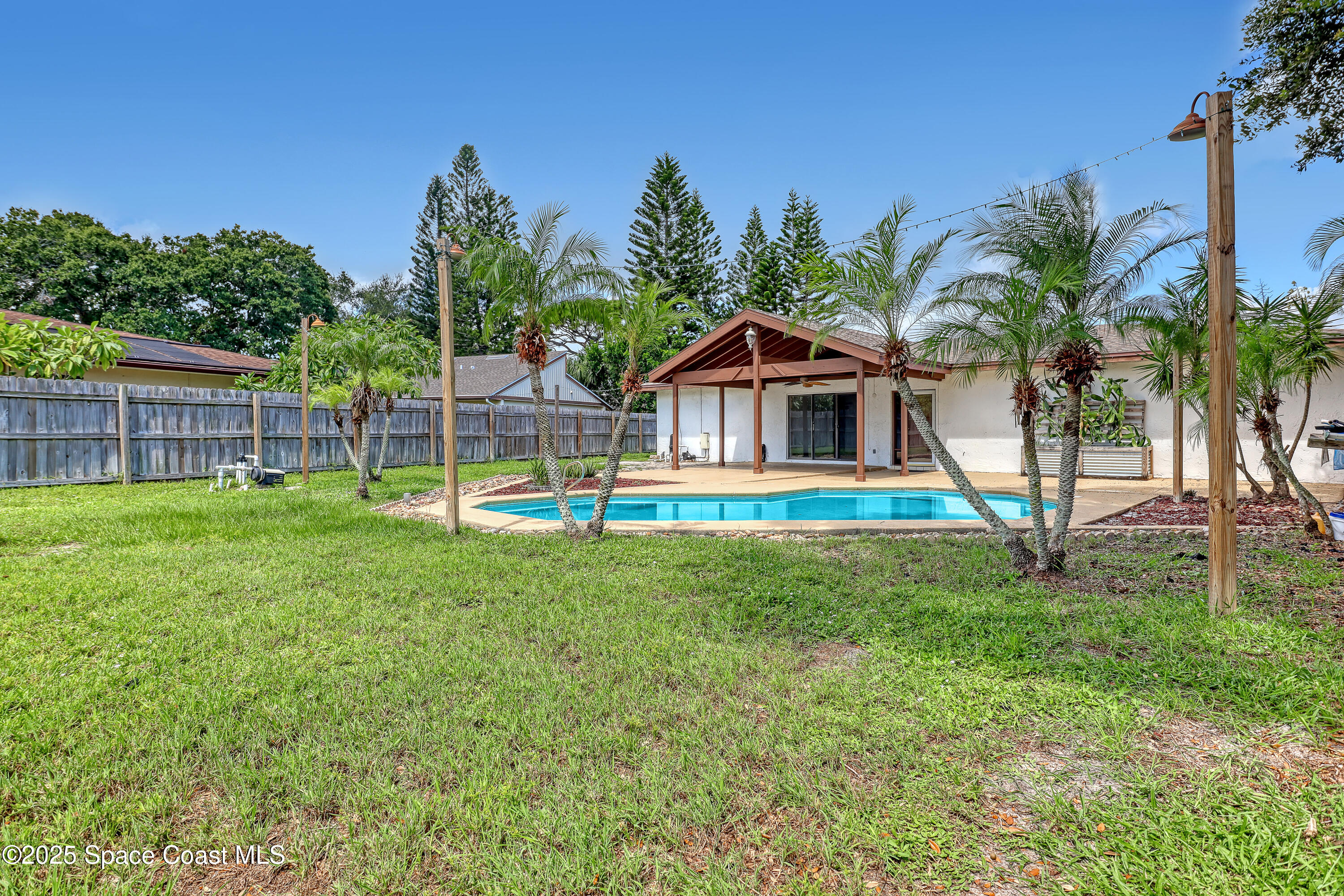 210 Applewood Circle