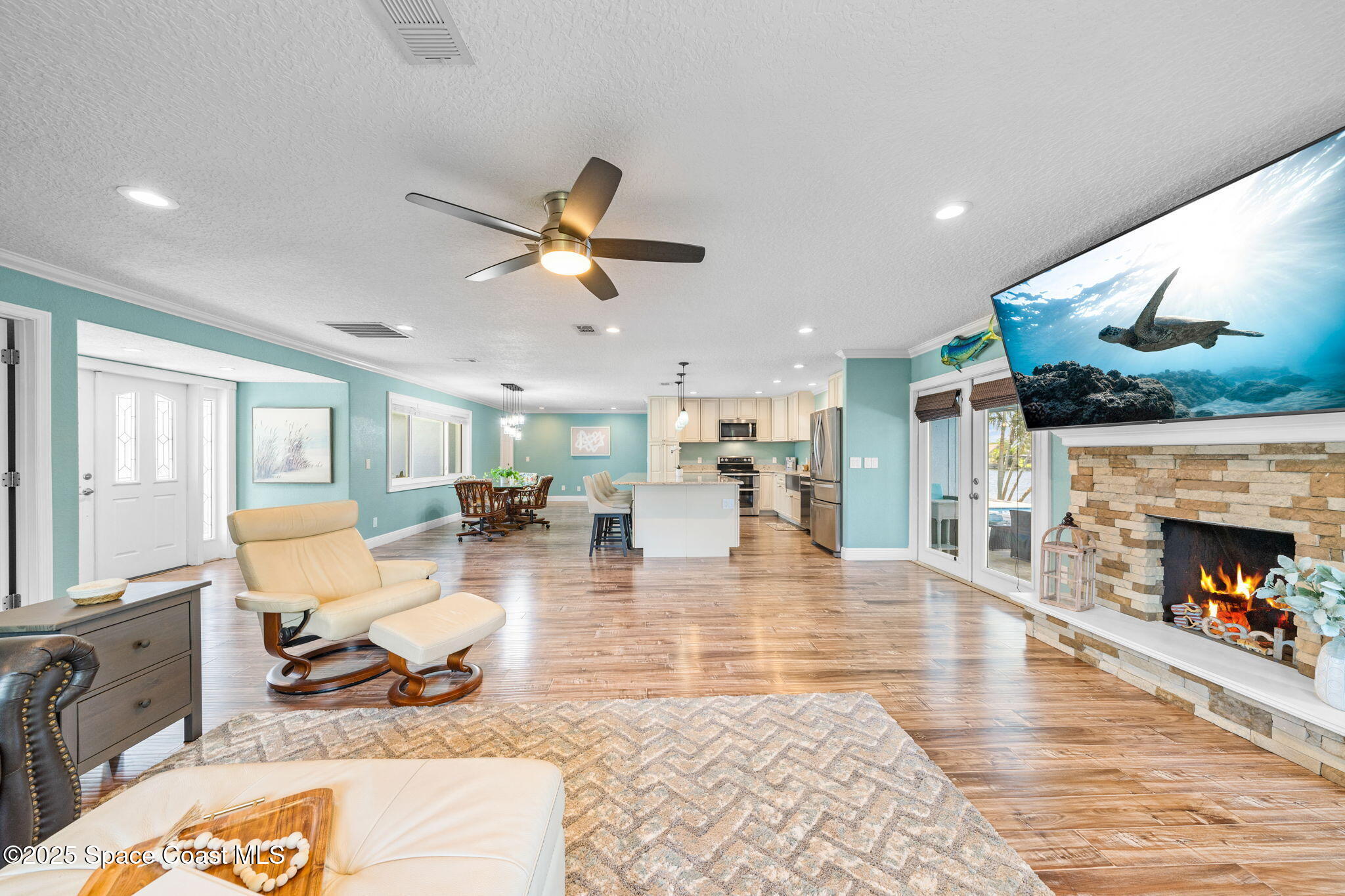 320 Diana Boulevard