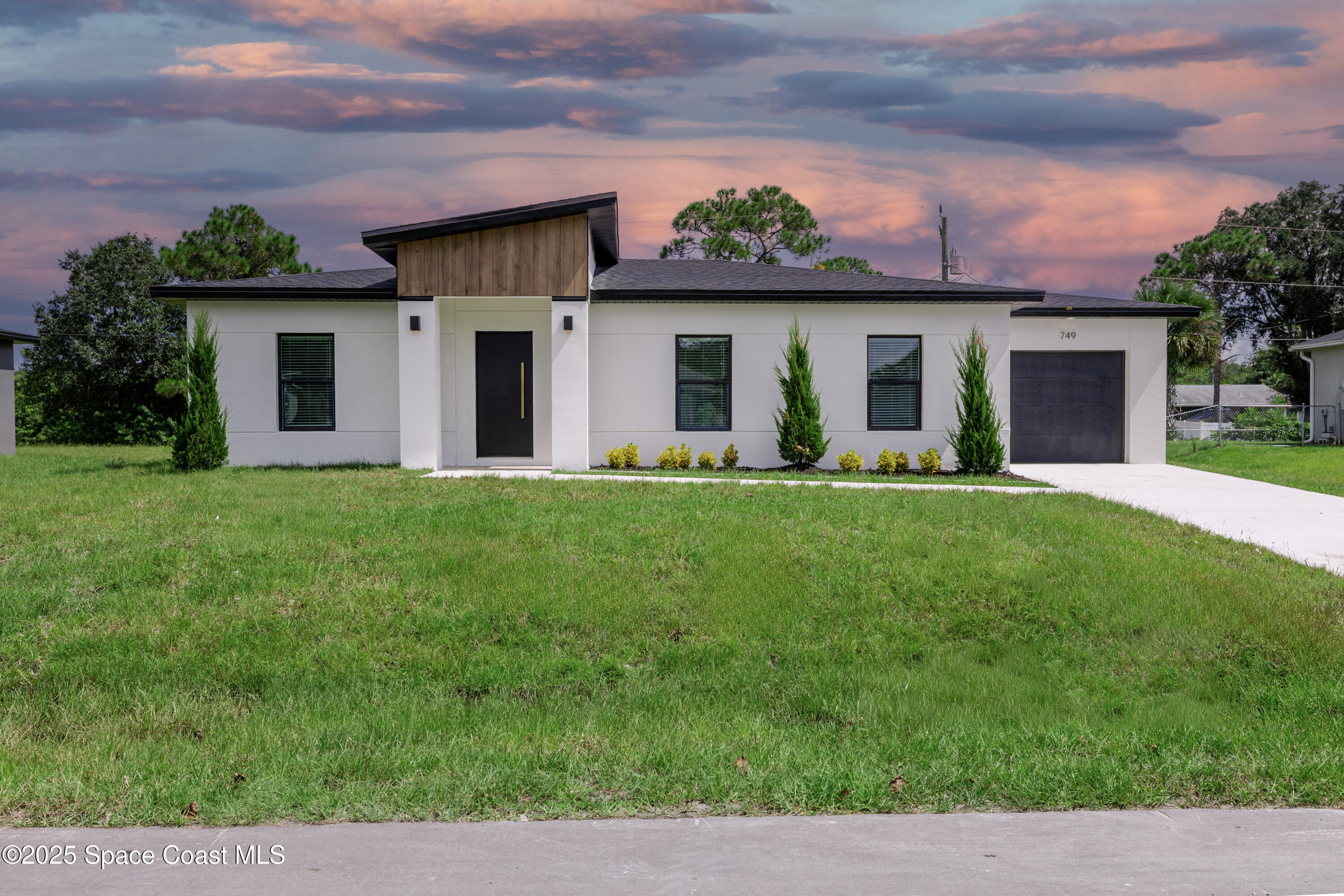749 Darby Avenue SW