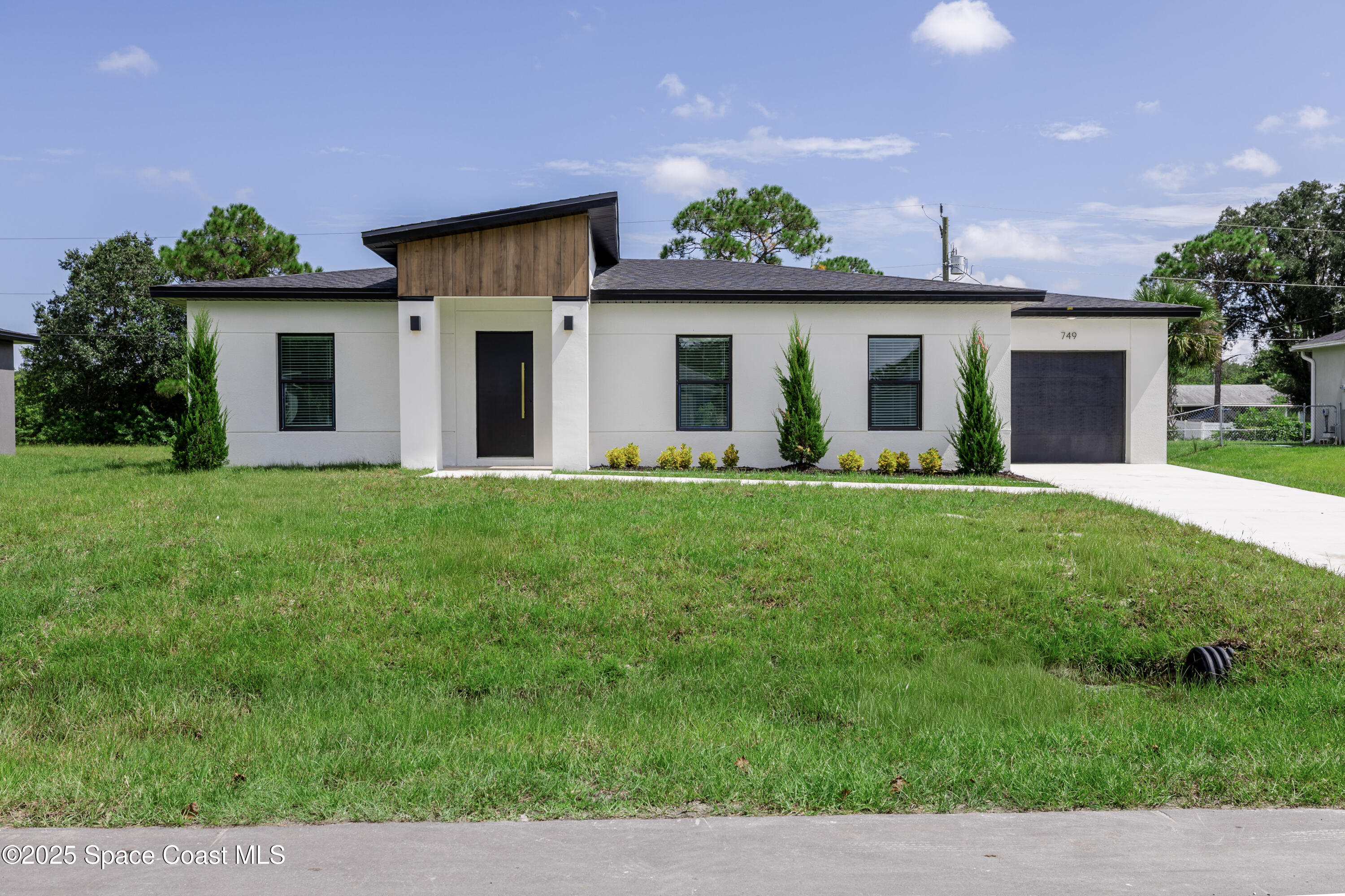 749 Darby Avenue SW