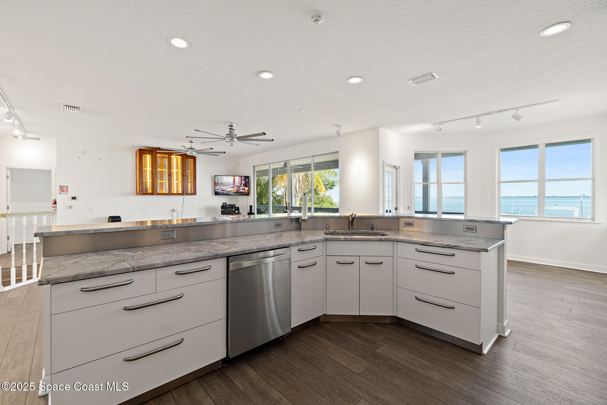 954 S Banana River Drive