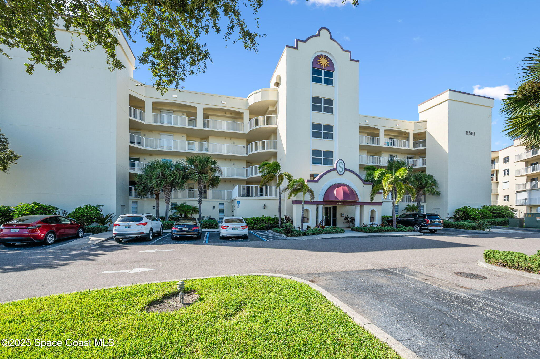 8891 Lake Drive 406