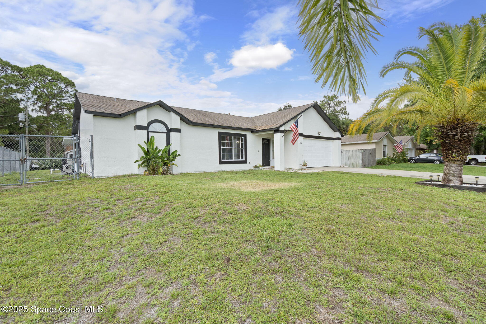 822 Lamplighter Drive NW