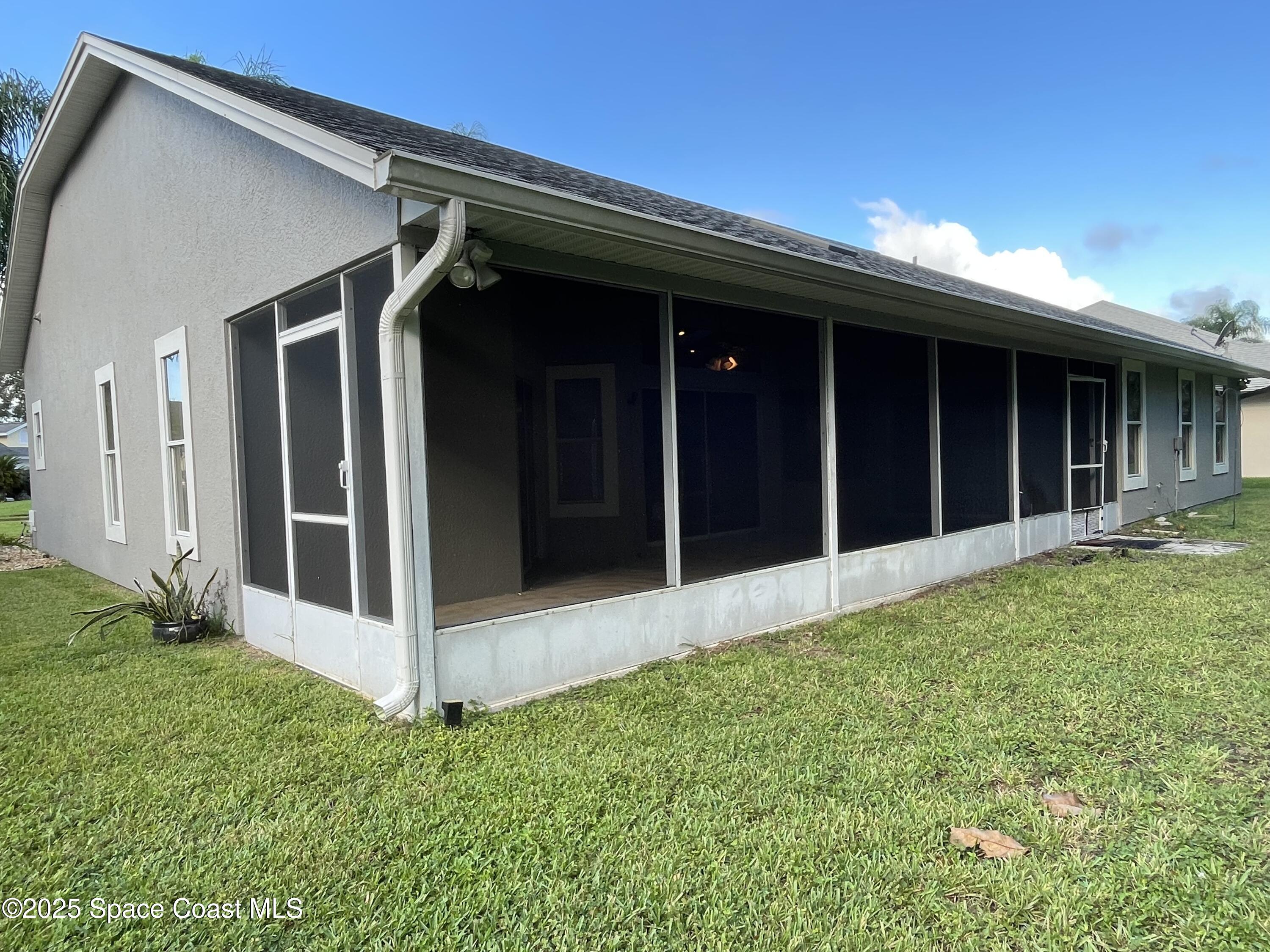977 Somerset Lane