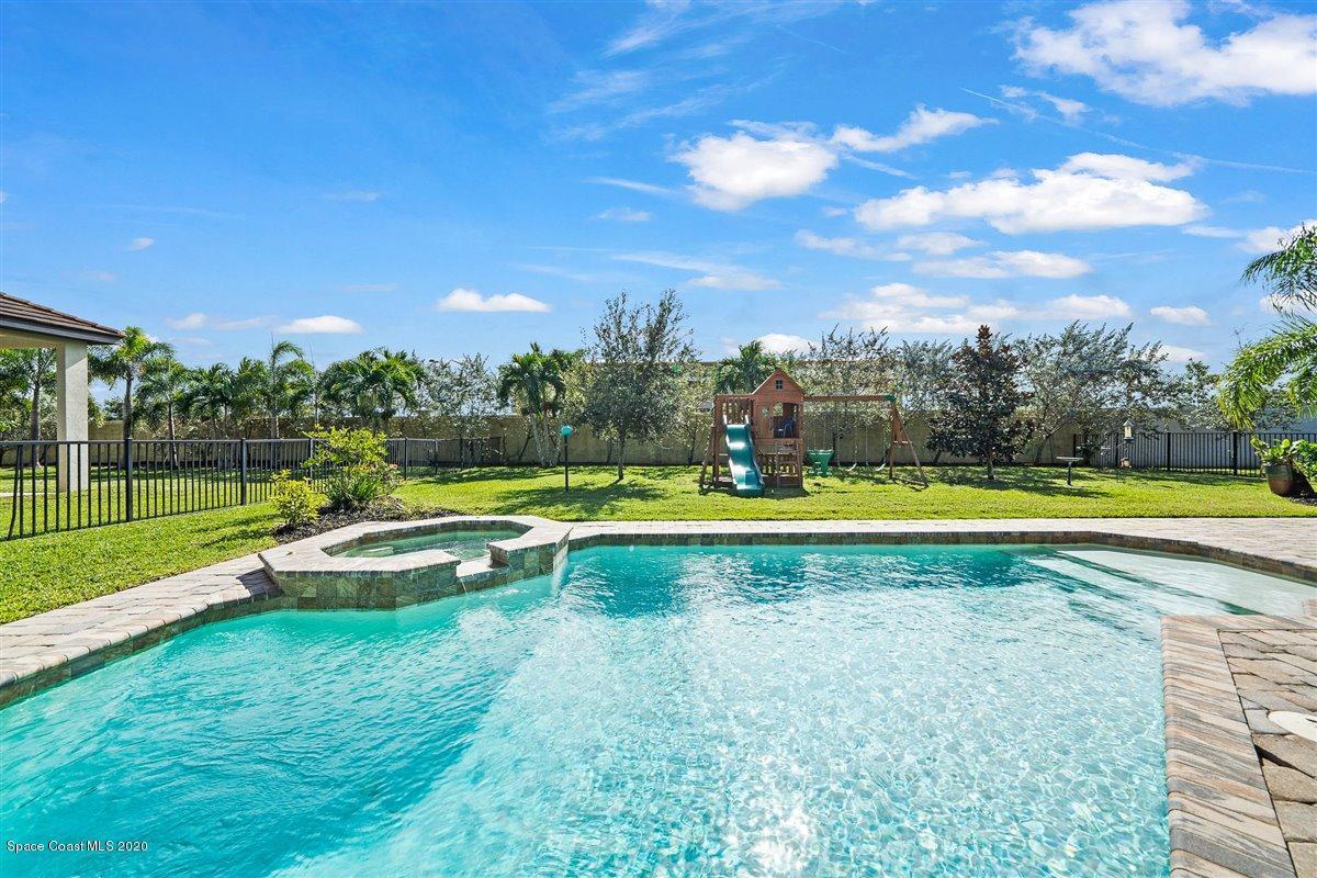 906 Casa Dolce Casa Circle