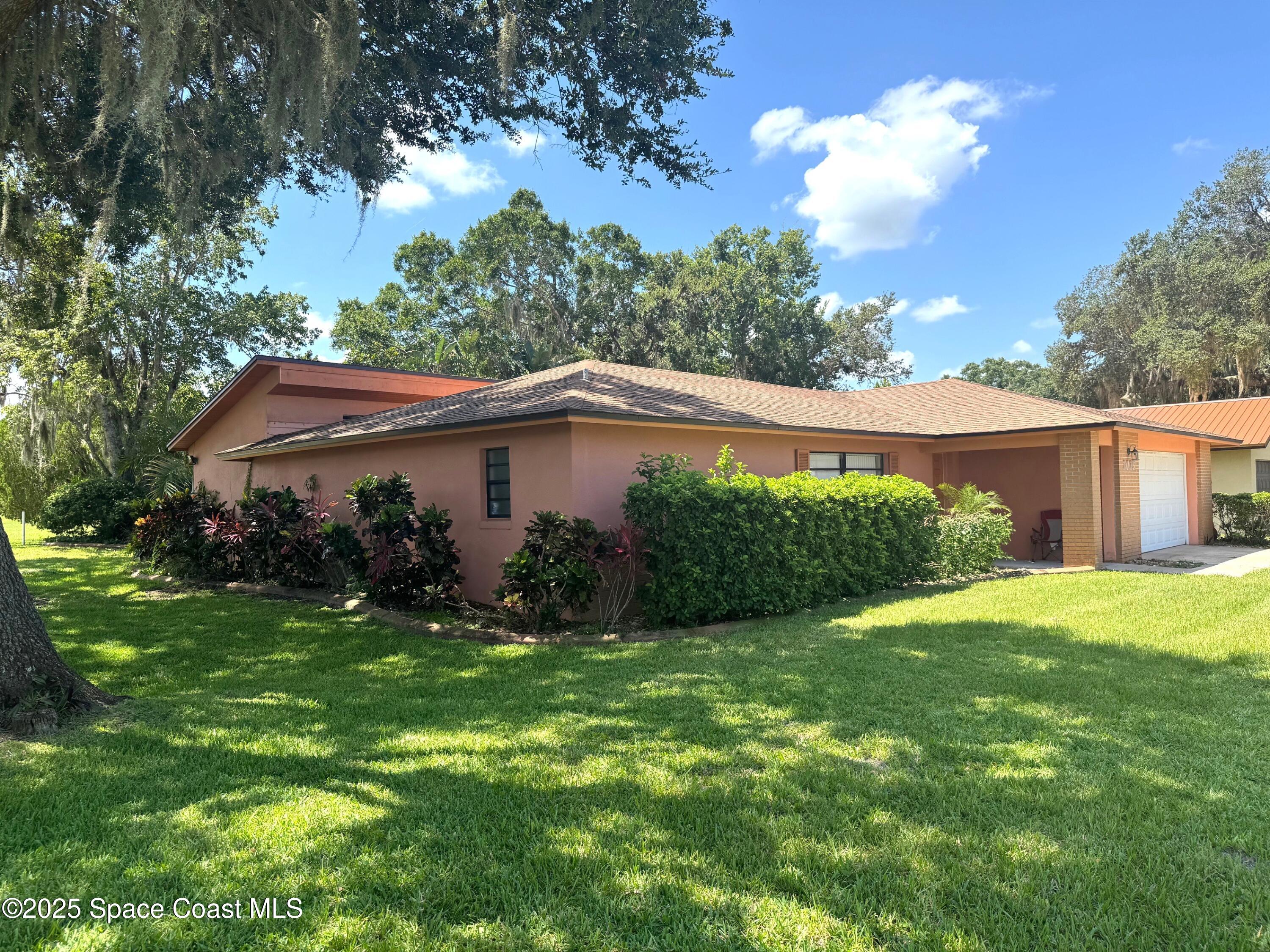 2075 King Richard Drive
