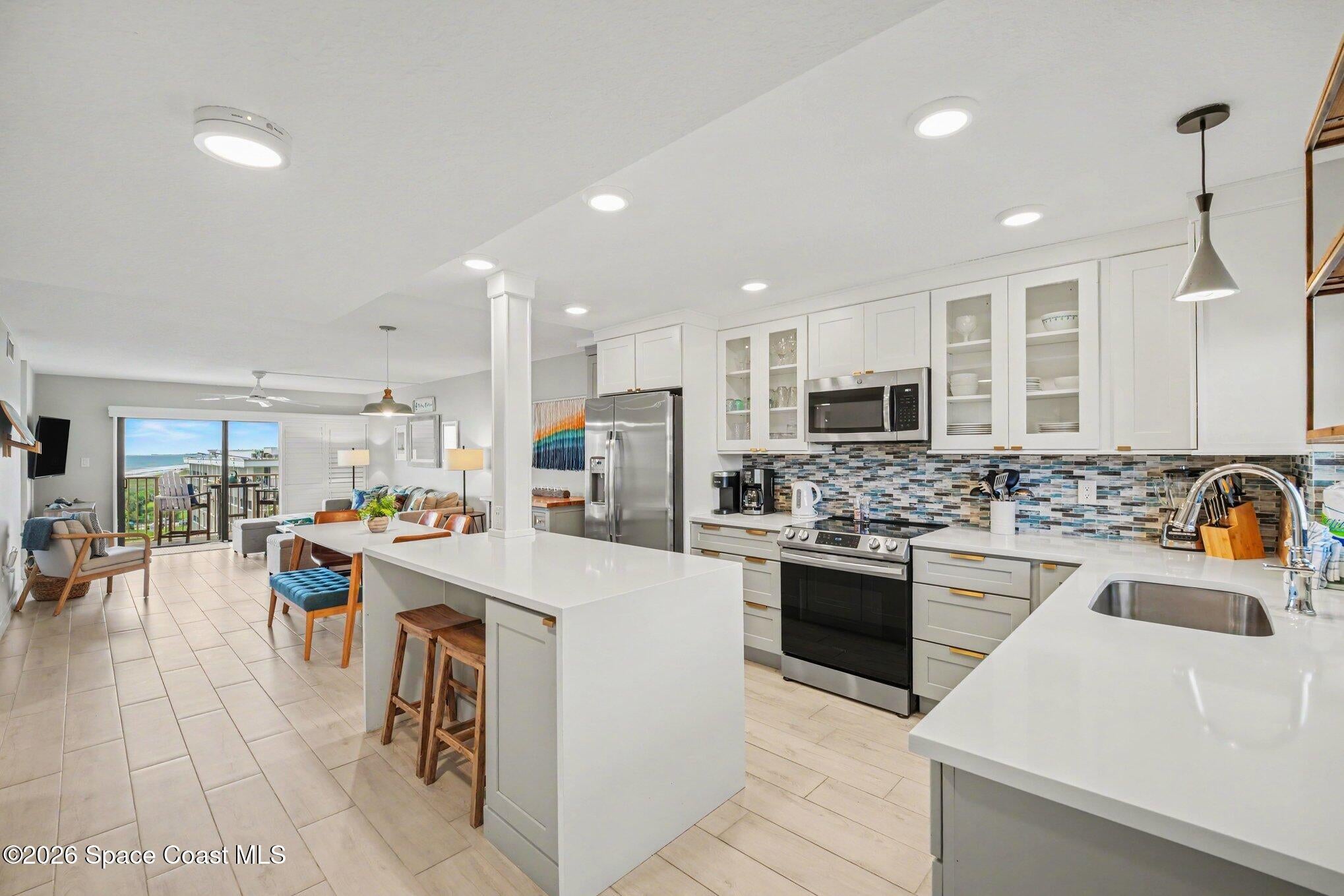 7520 Ridgewood Avenue 604