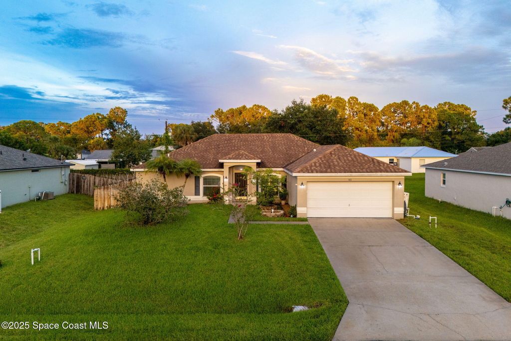Photo of 413 Grenadier Avenue NW, Palm Bay, FL 32907 (MLS # 1055625)