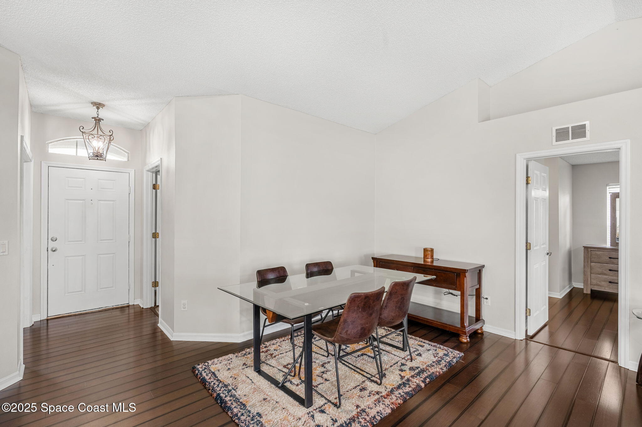 413 Grenadier Avenue NW