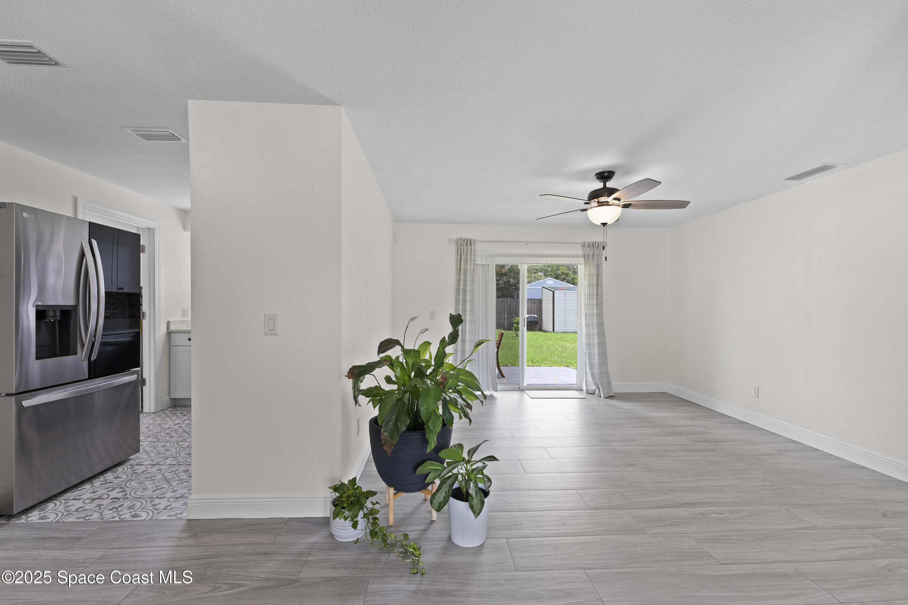 1066 El Camino Drive
