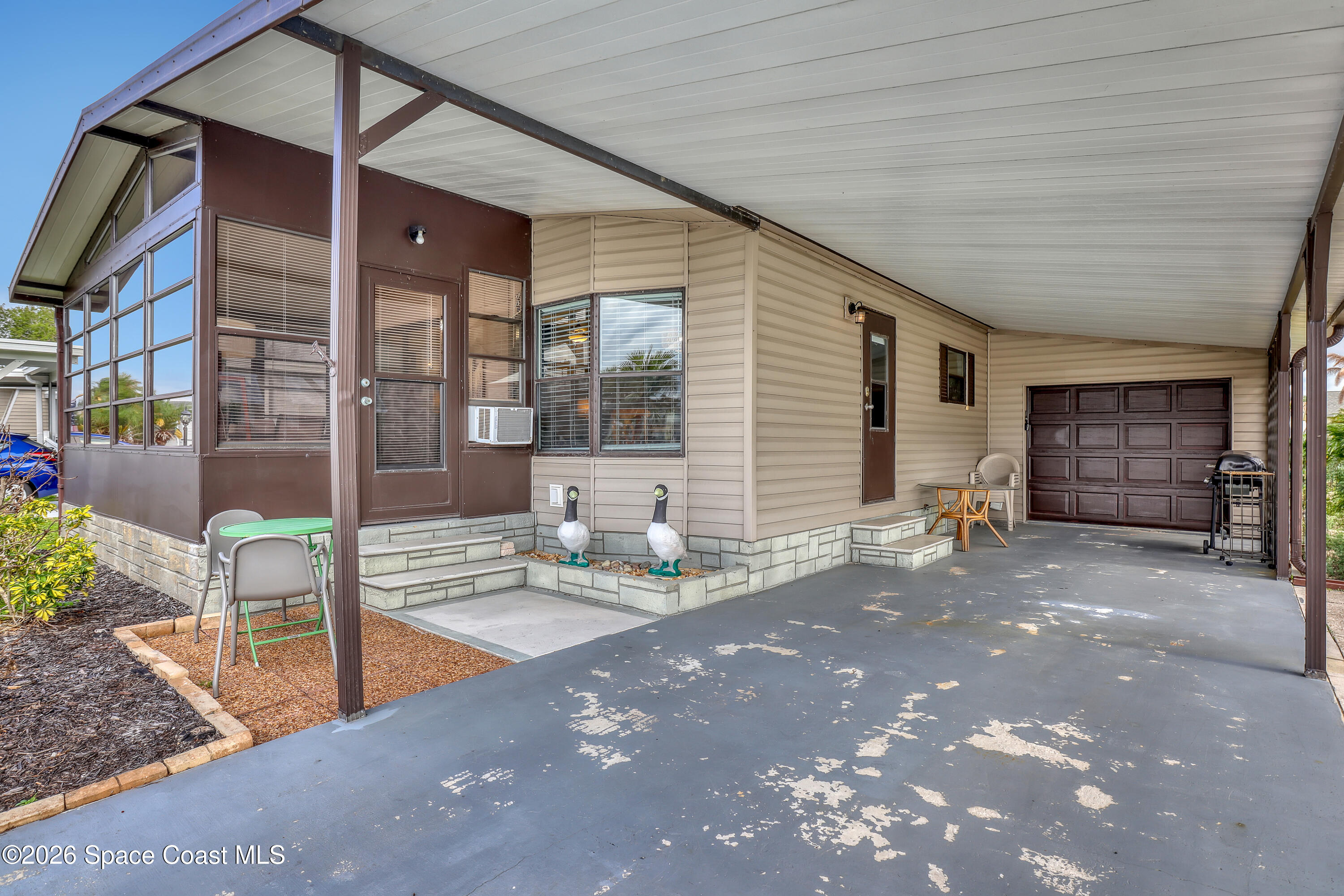 949 Laurel Circle
