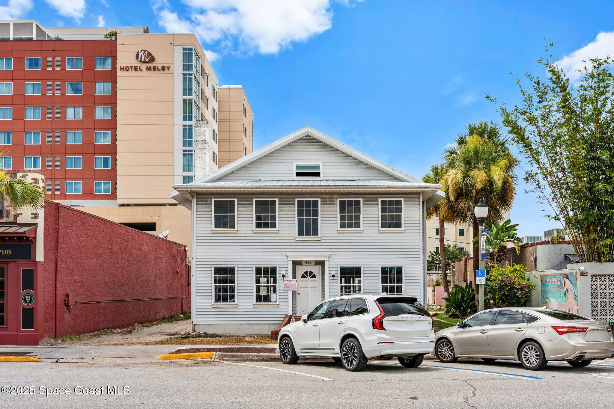 814 E New Haven Avenue