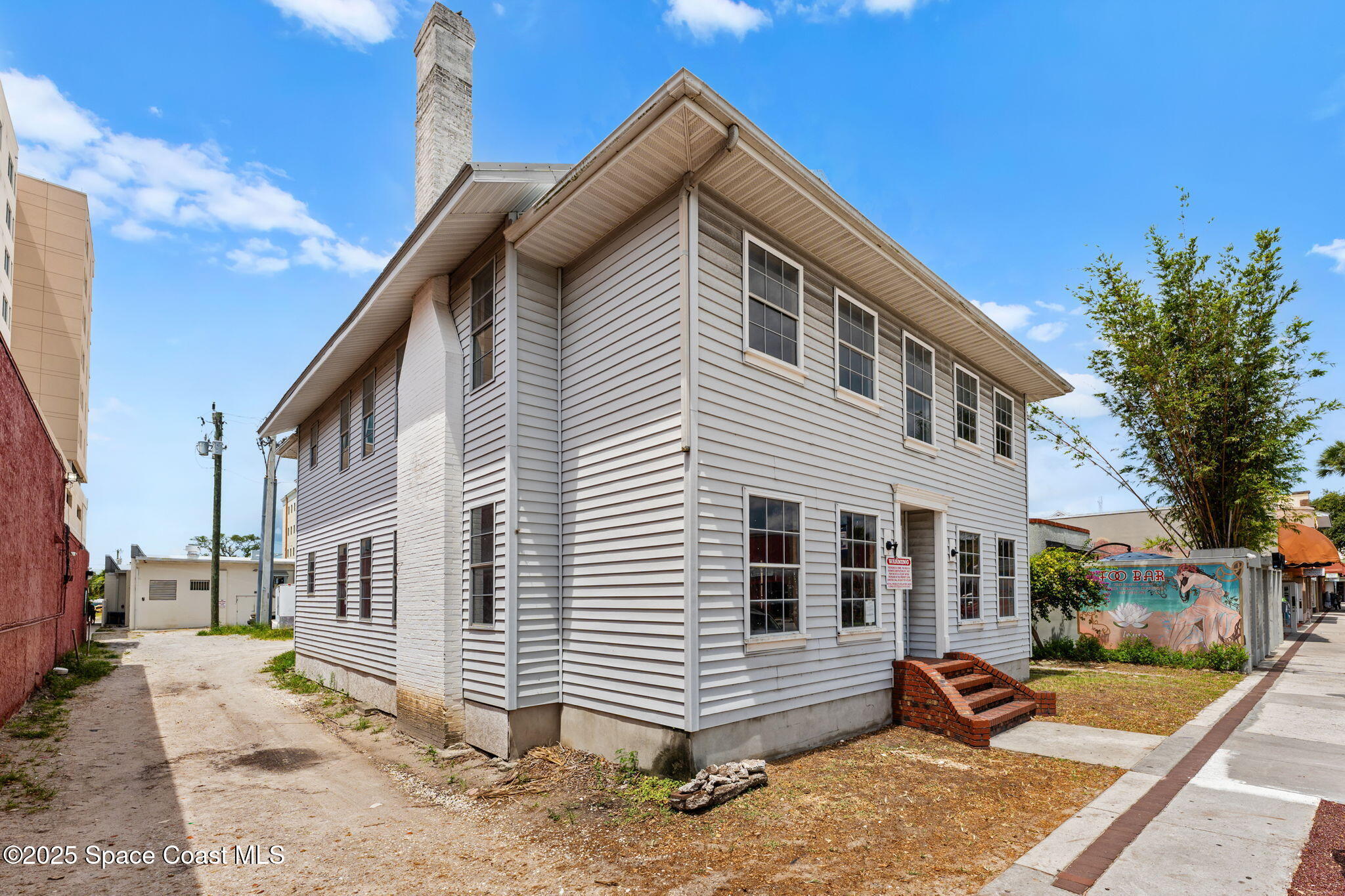 814 E New Haven Avenue