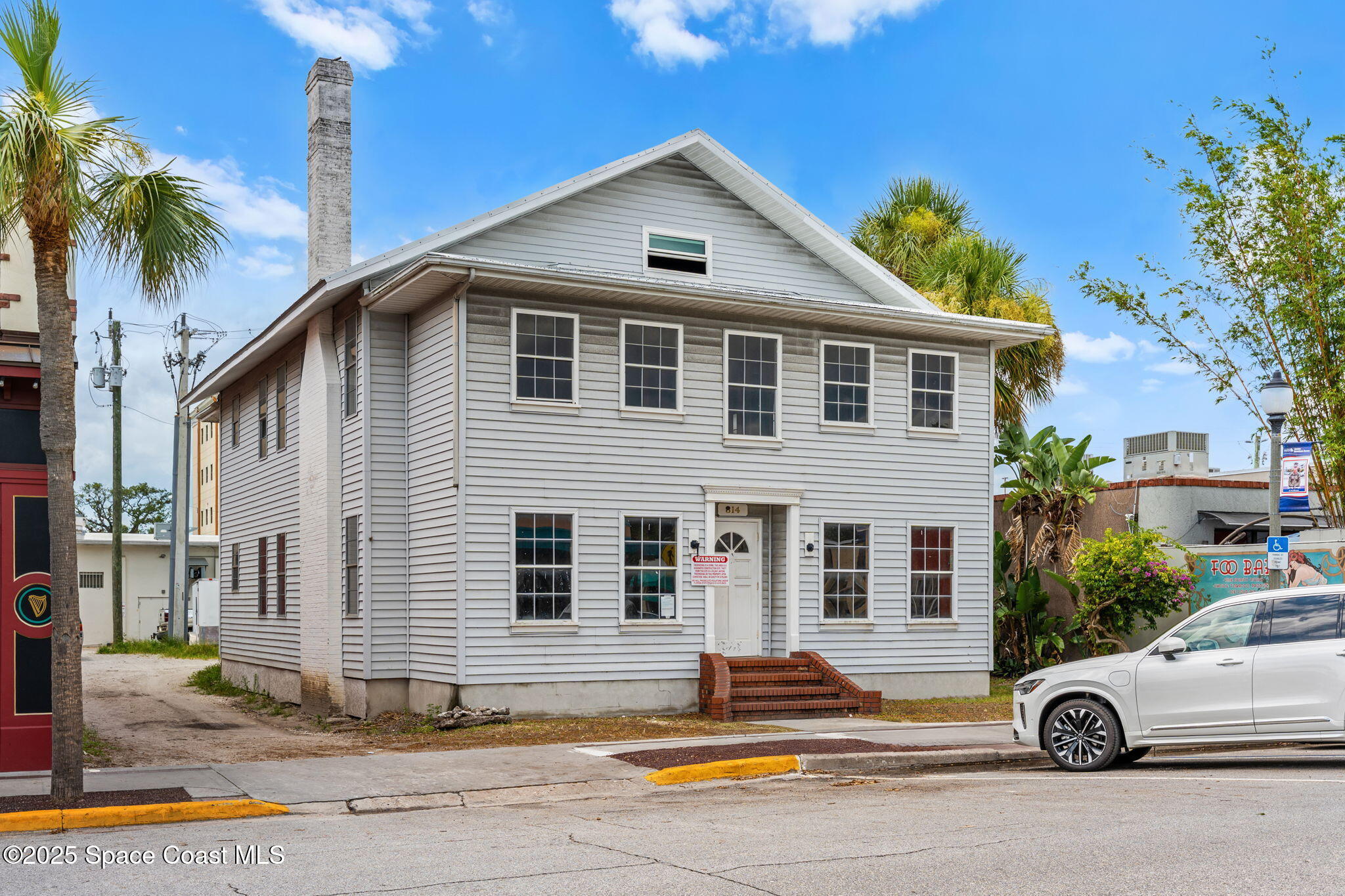 814 E New Haven Avenue