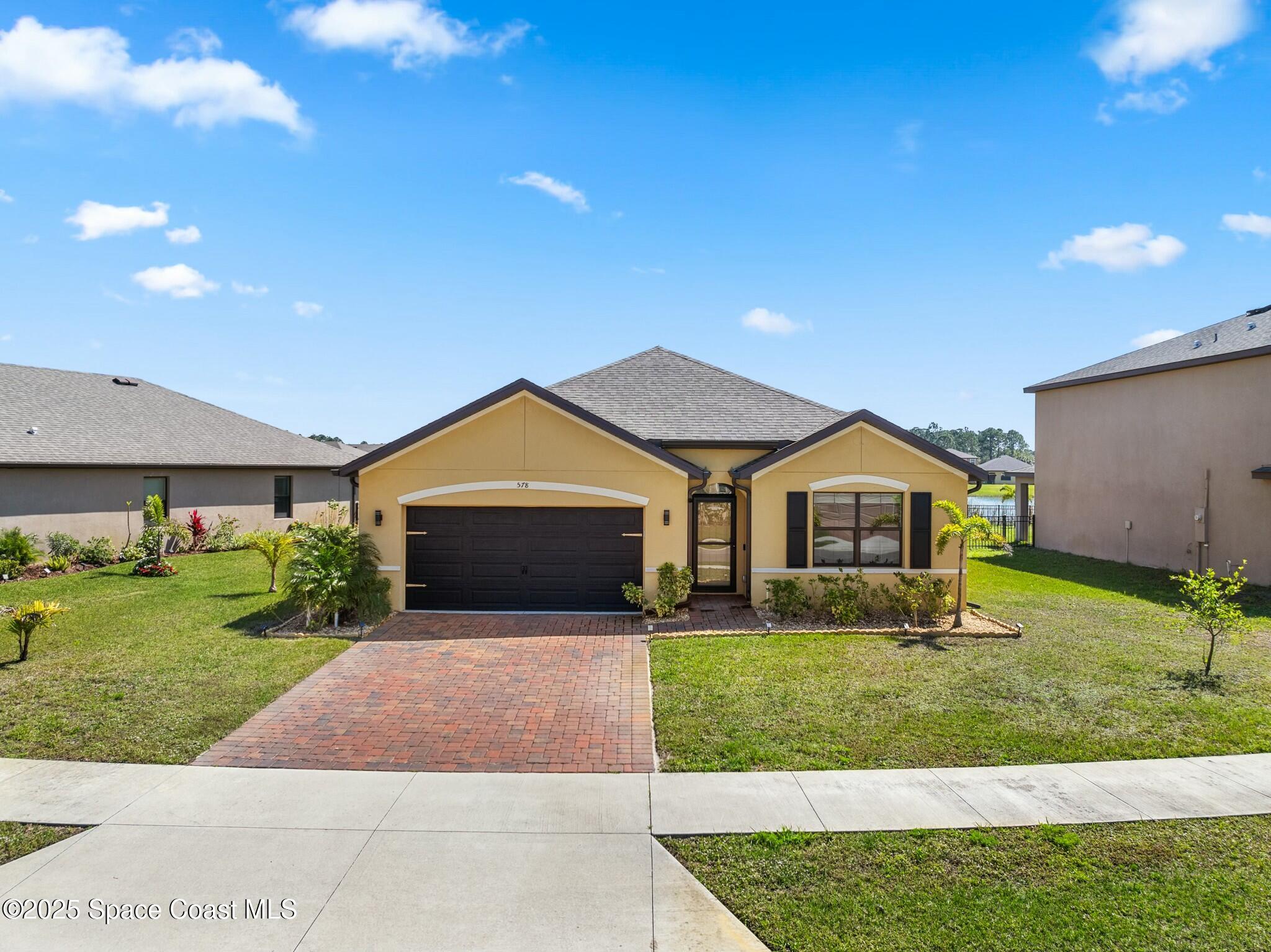 578 Old Country SE