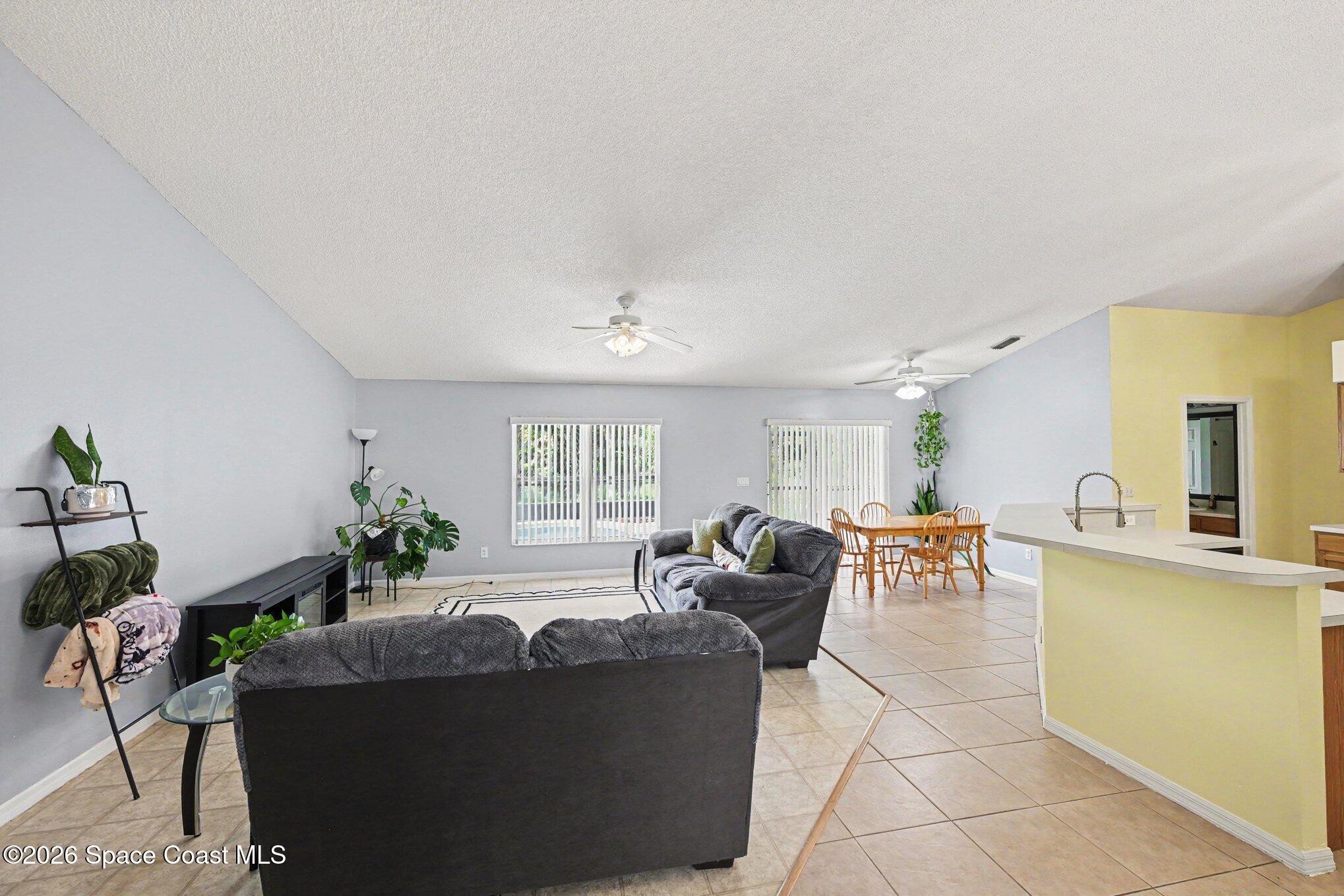 536 (530) Fort Pierce Street SW