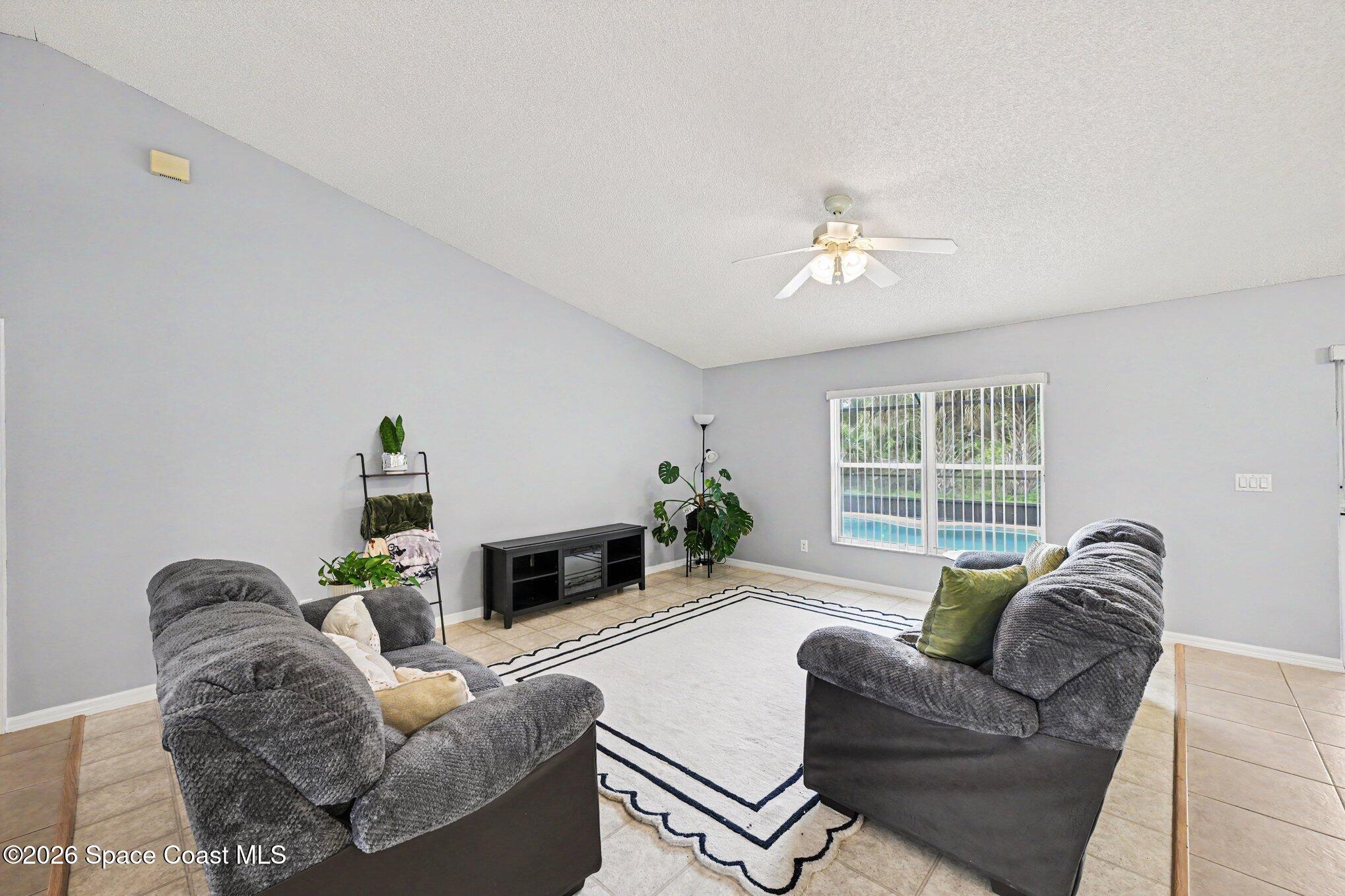 536 (530) Fort Pierce Street SW
