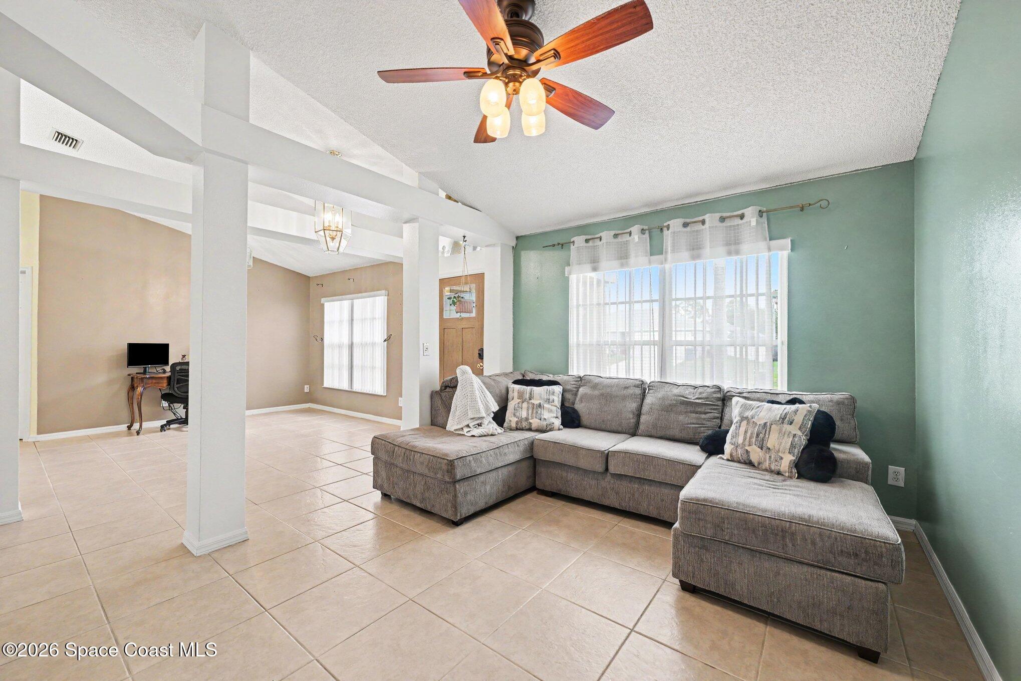 536 (530) Fort Pierce Street SW