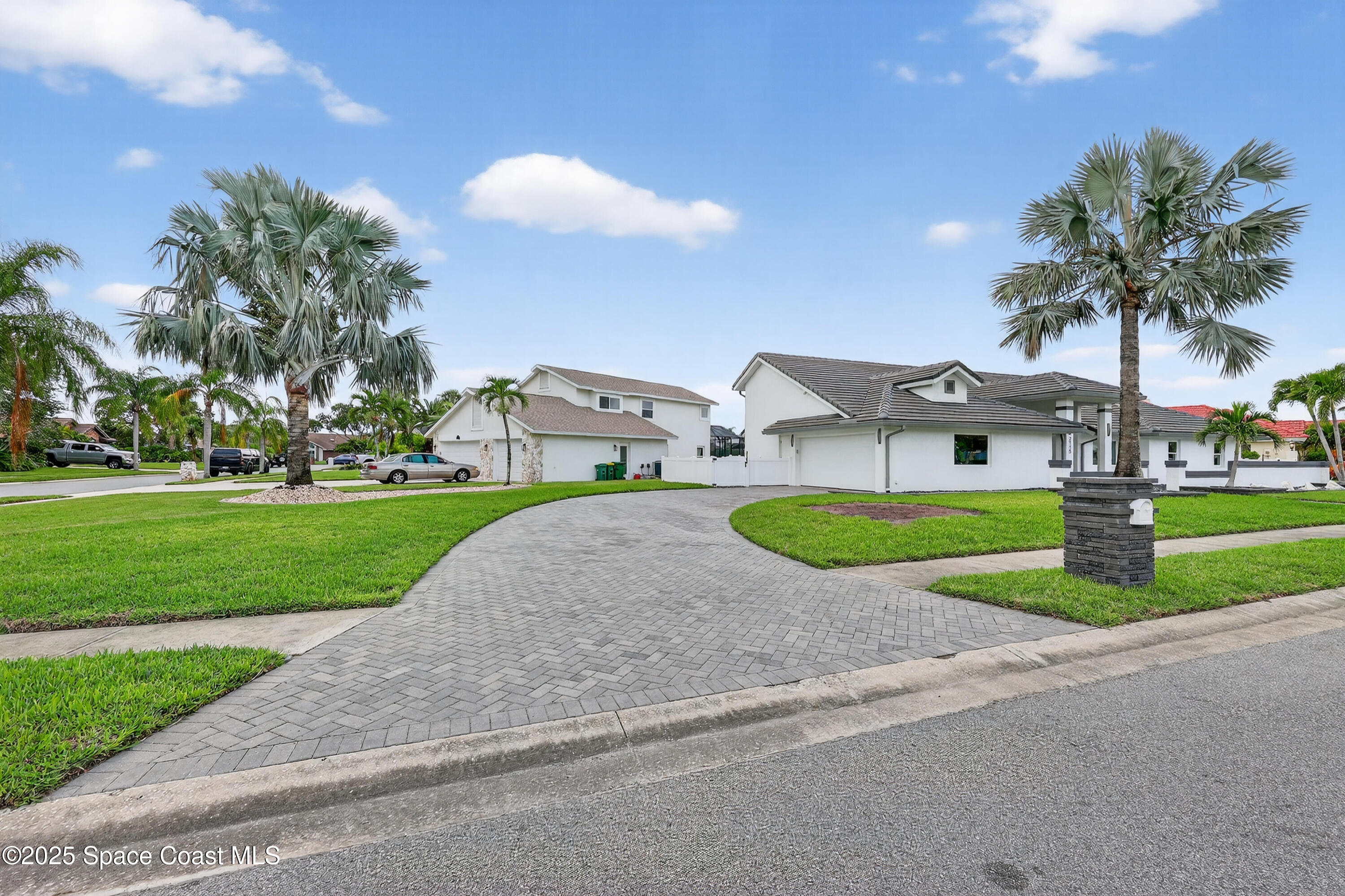 2115 Leeward Lane
