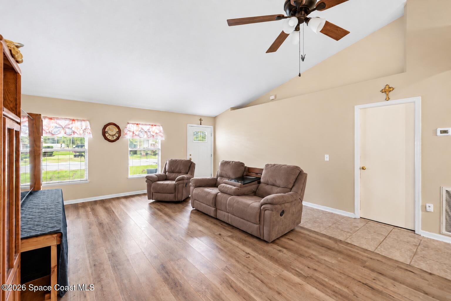 4611 SE 32nd Place