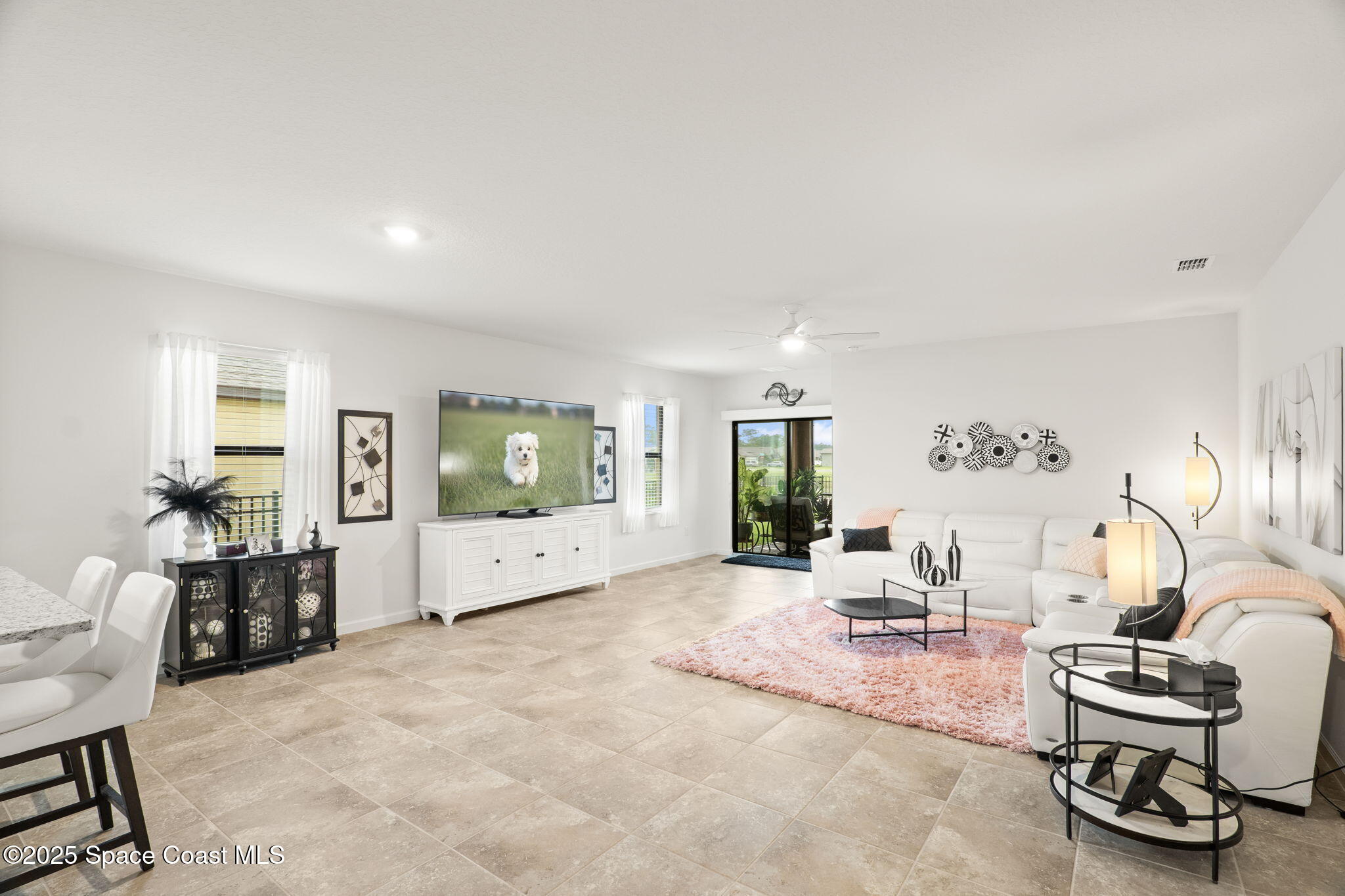 653 Old Country Road SE
