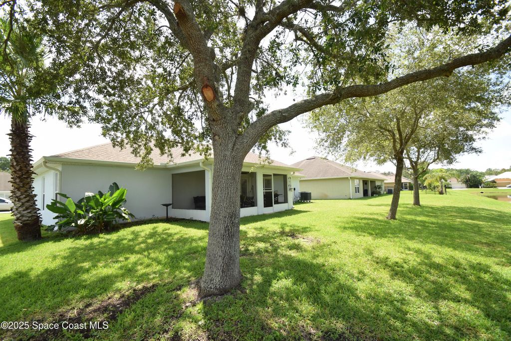 Photo of 396 Pasto Circle SW, Palm Bay, FL 32908 (MLS # 1055919)