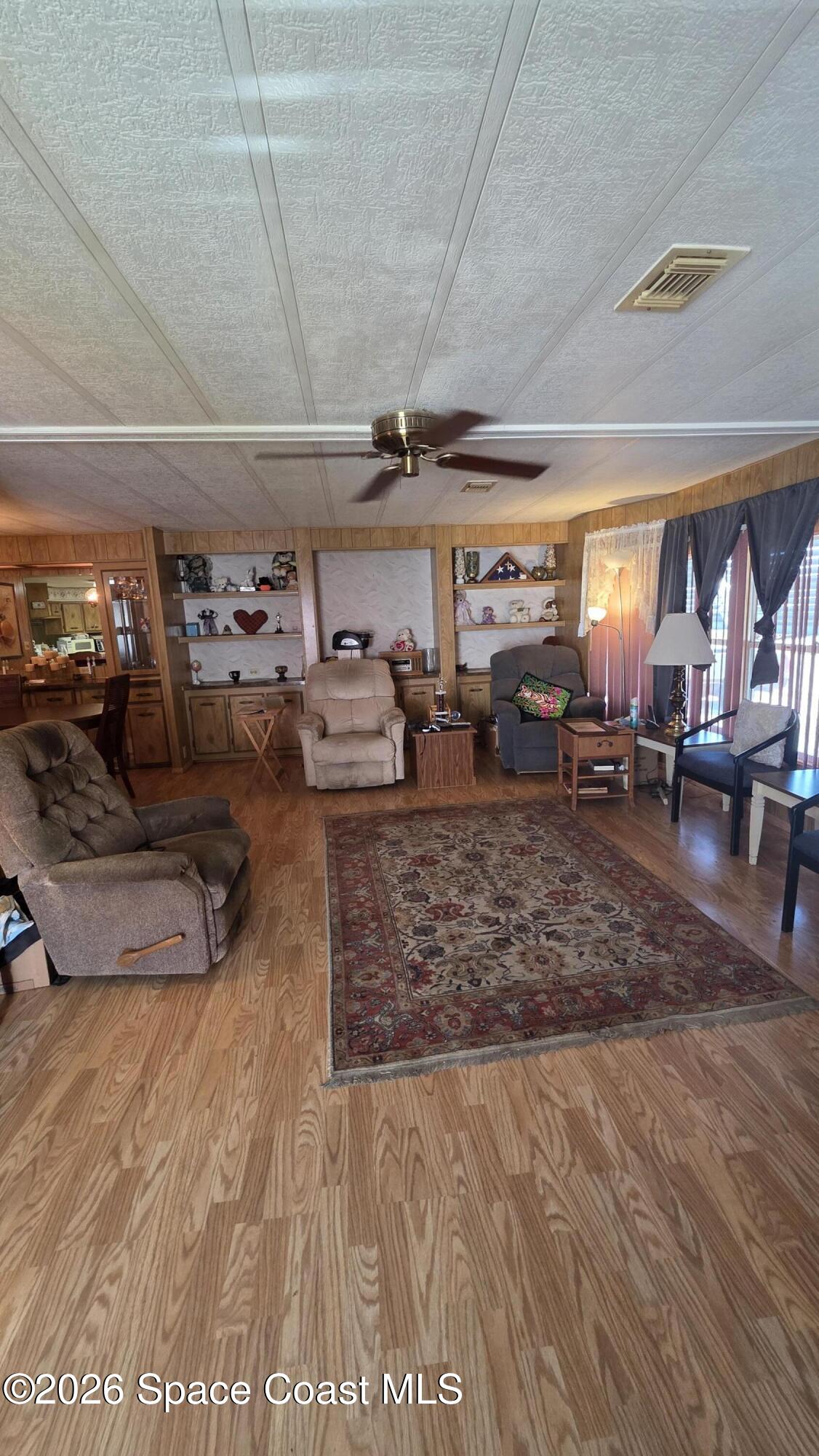 1805 Mango Street NE