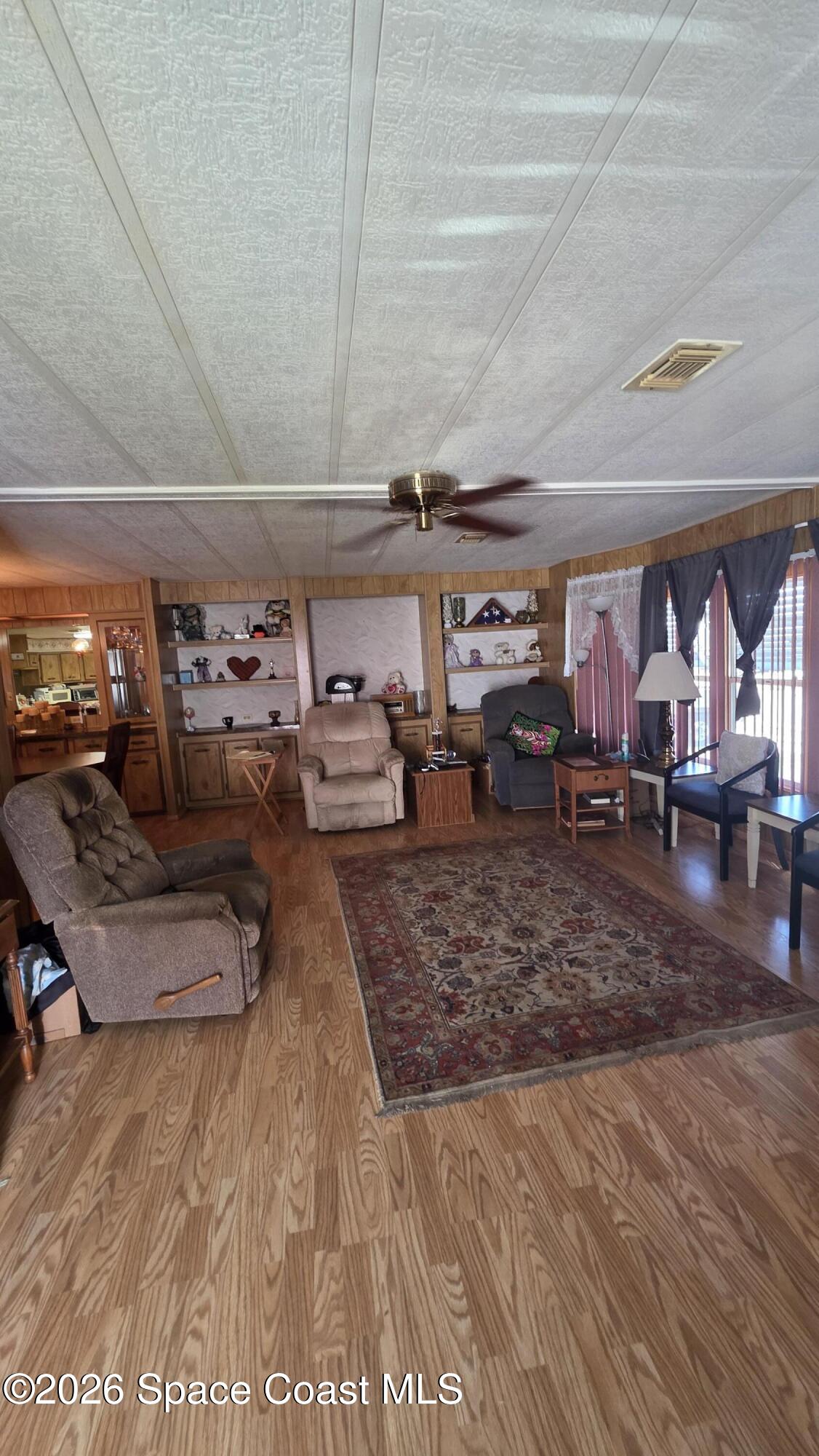 1805 Mango Street NE