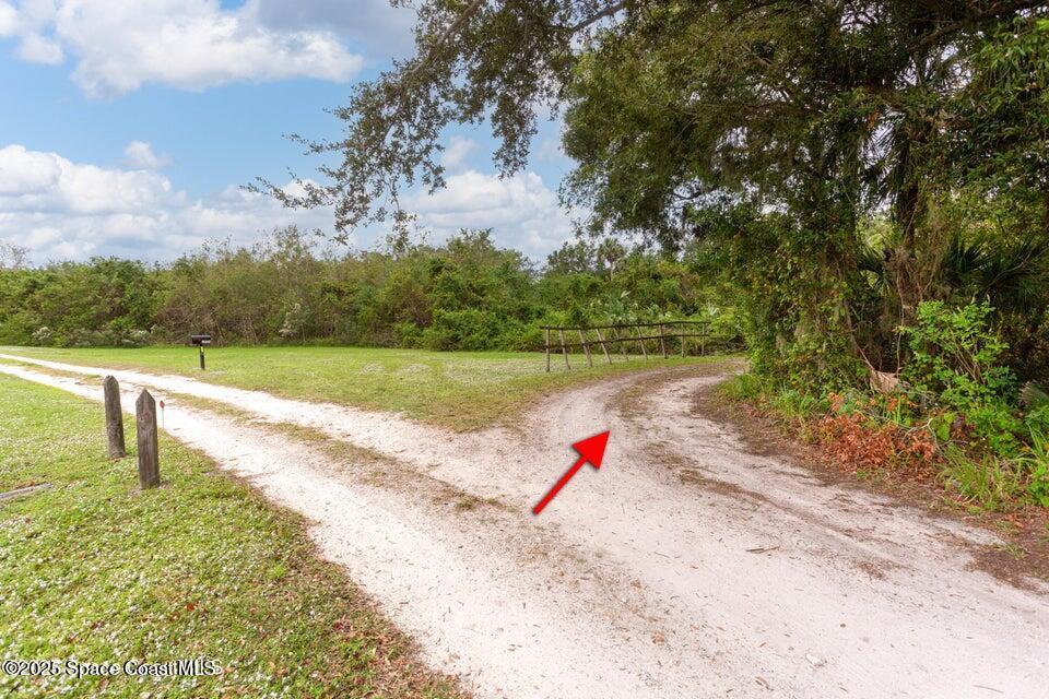 1437 N Tropical Trail