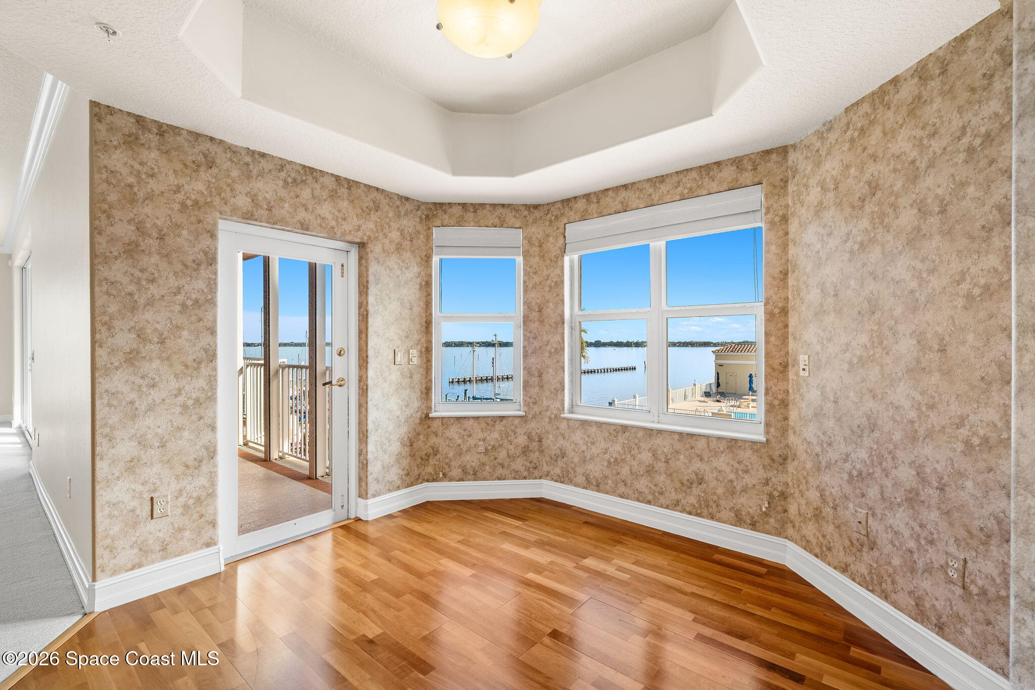 93 Delannoy Avenue 405