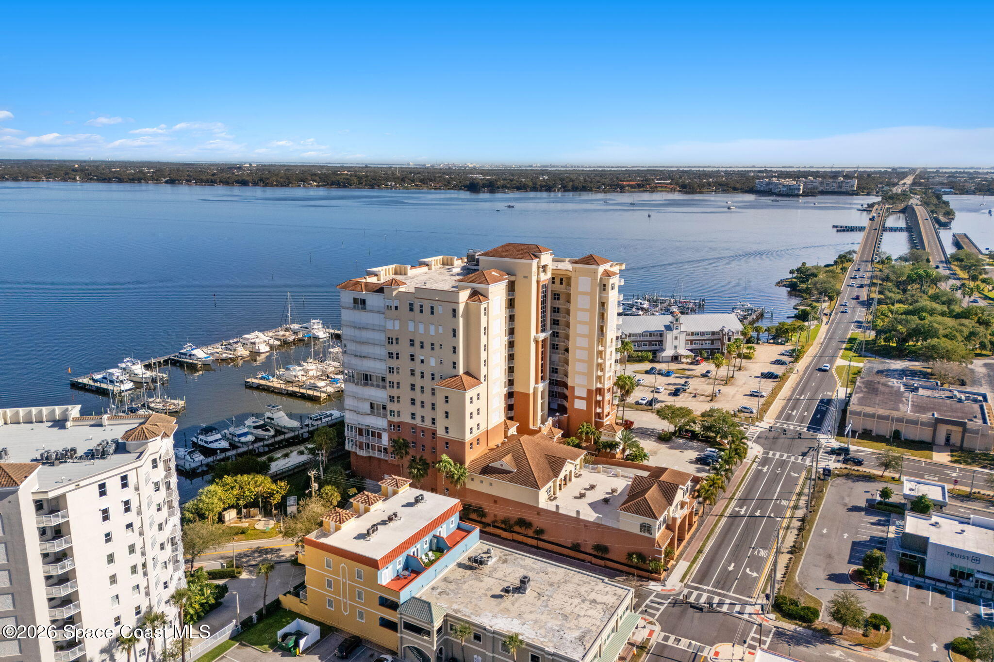 93 Delannoy Avenue 405